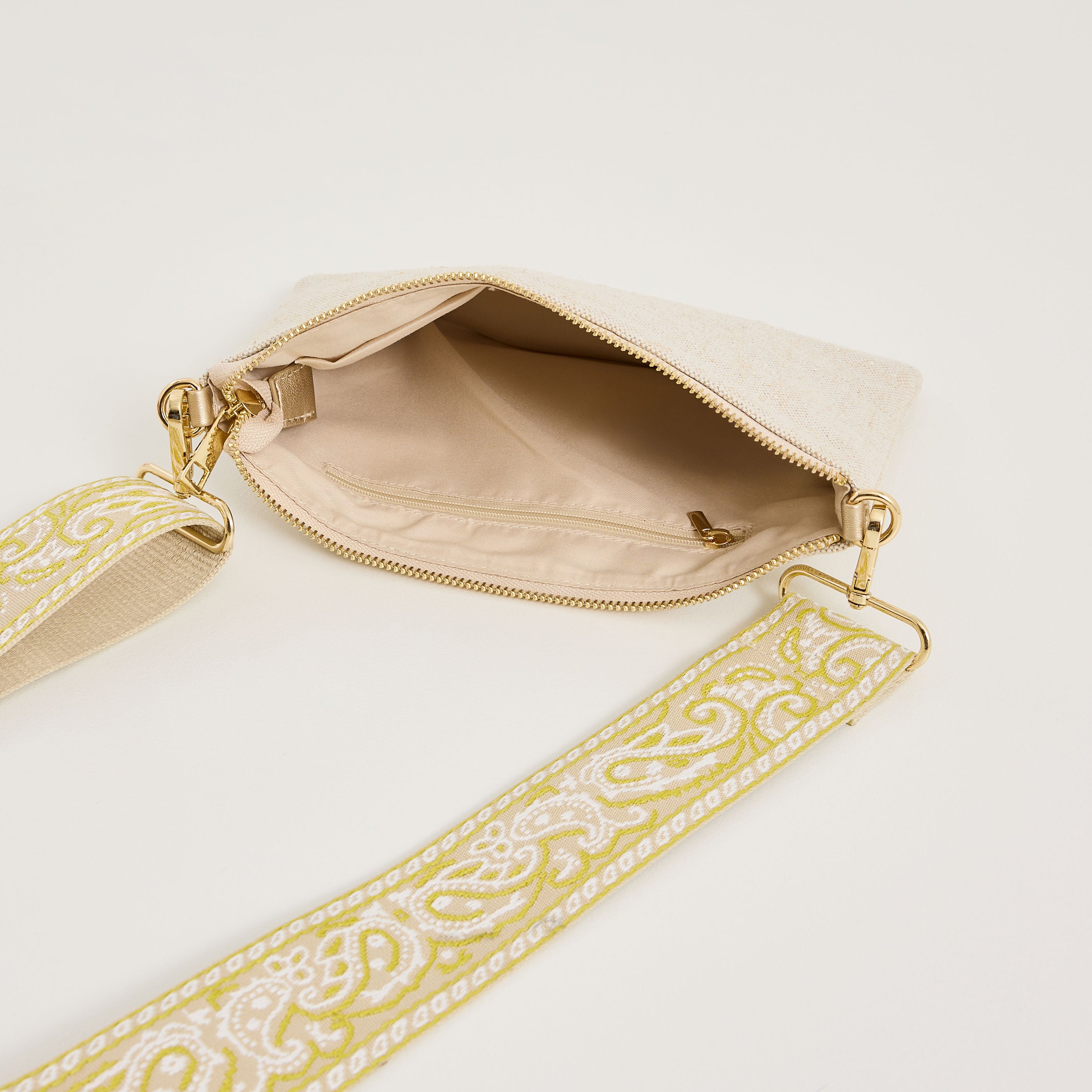 Pochette brillante avec sangle femme