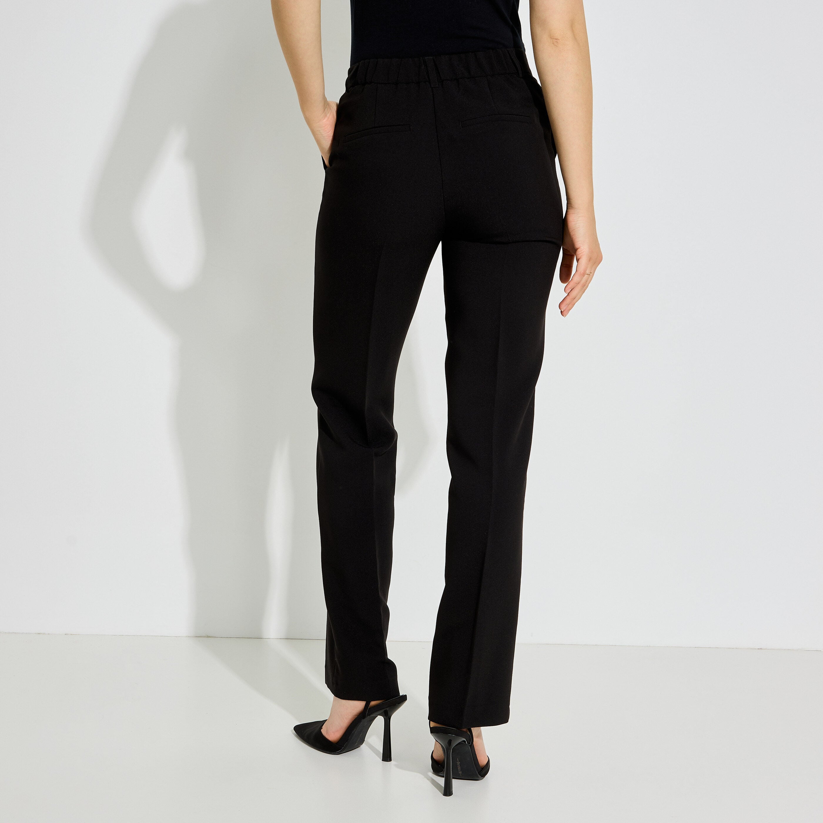 Pantalon chic et ajust&eacute; femme