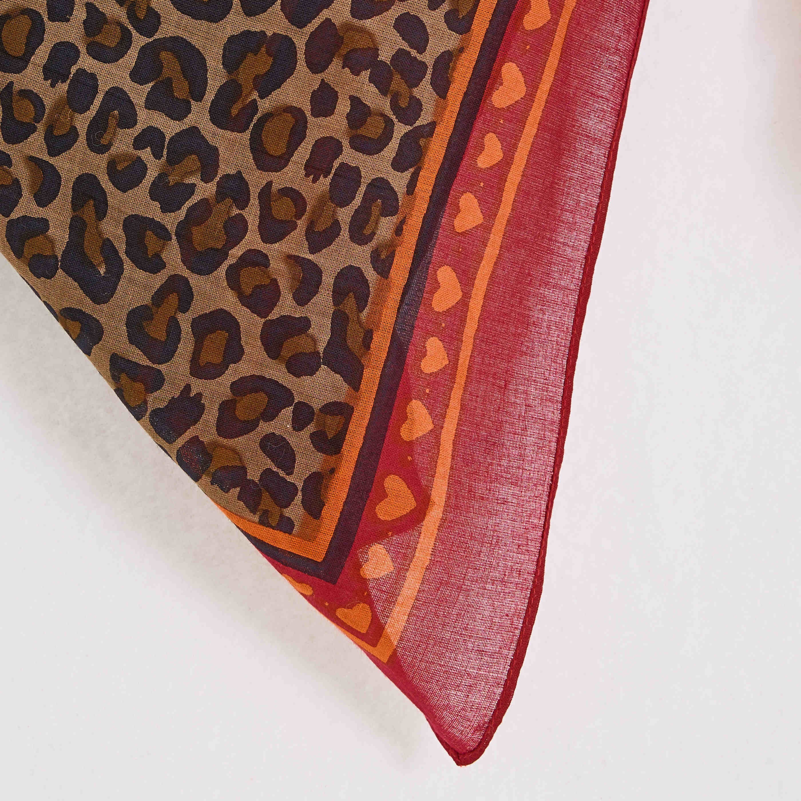 Foulard carr&eacute; imprim&eacute; l&eacute;opard femme