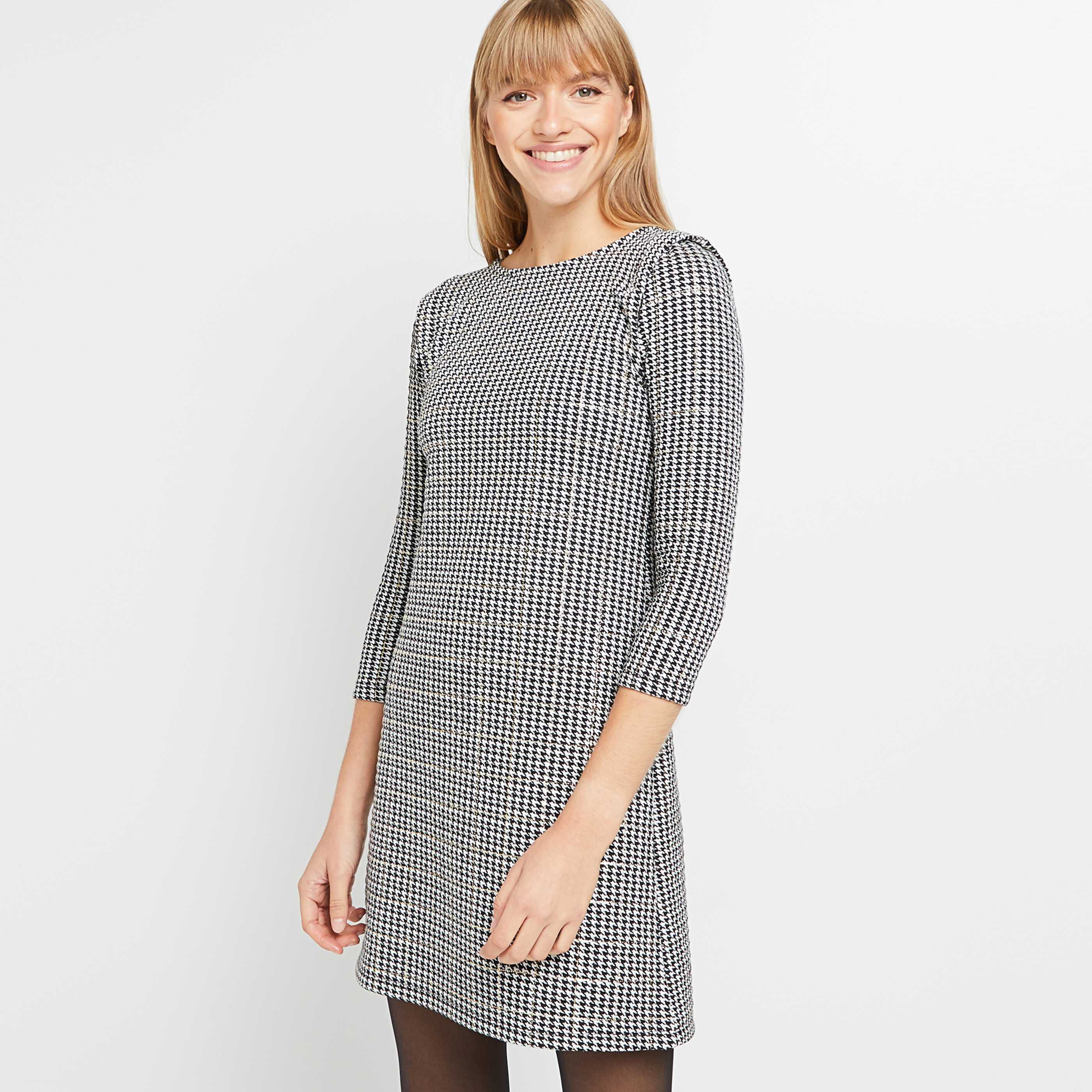 Pied de deals poule robe