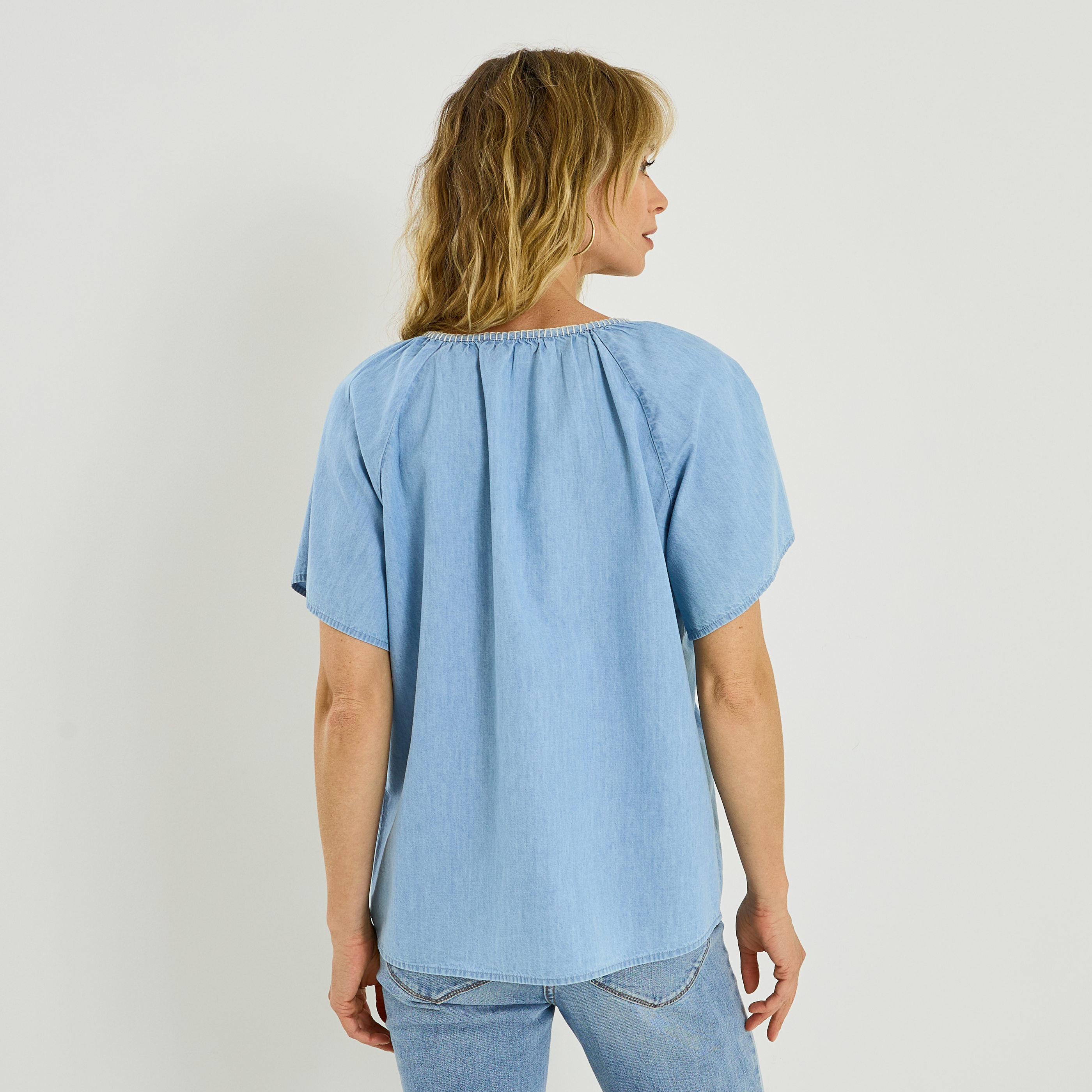 Blouse en denim broderies florales femme