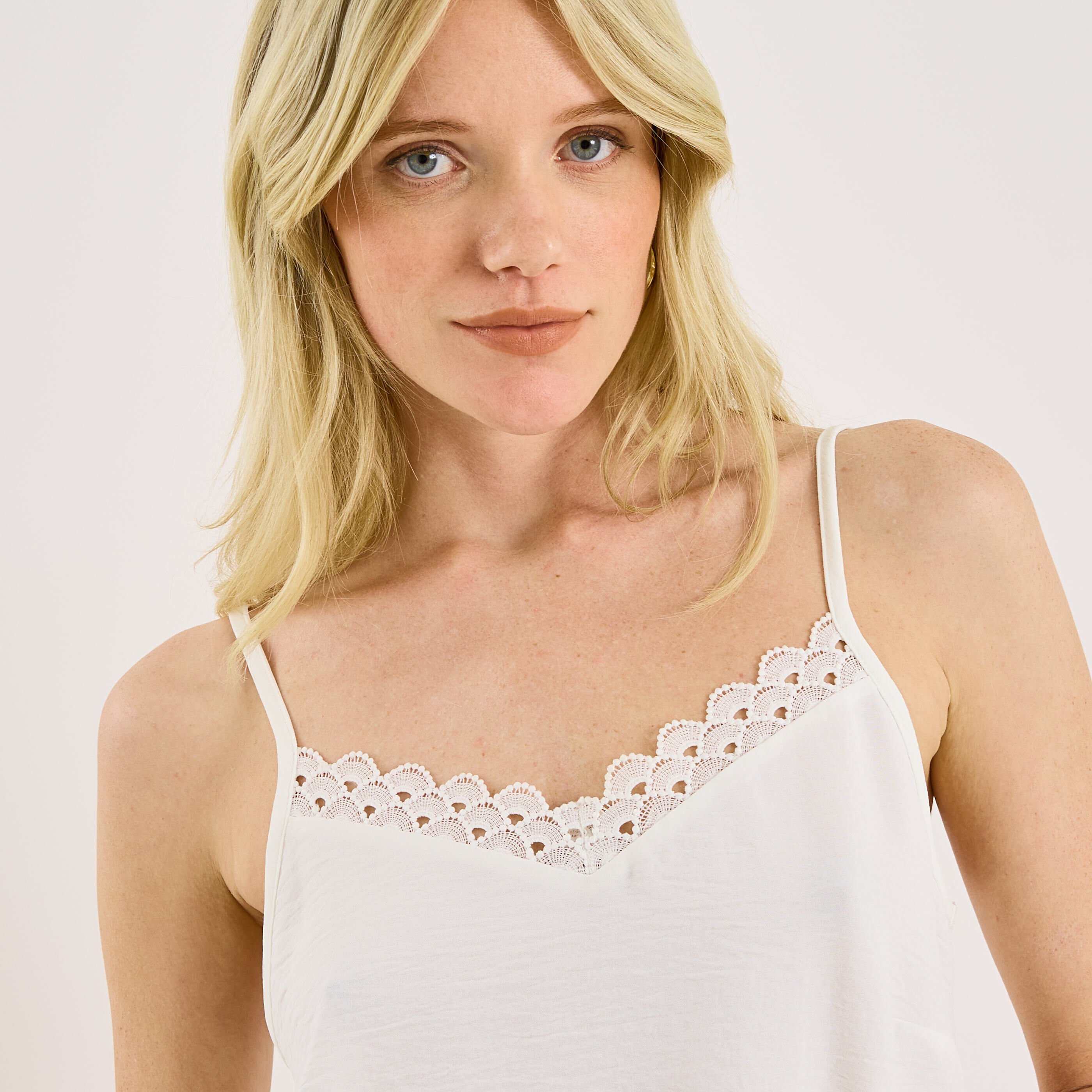 D&eacute;bardeur bretelles fines femme