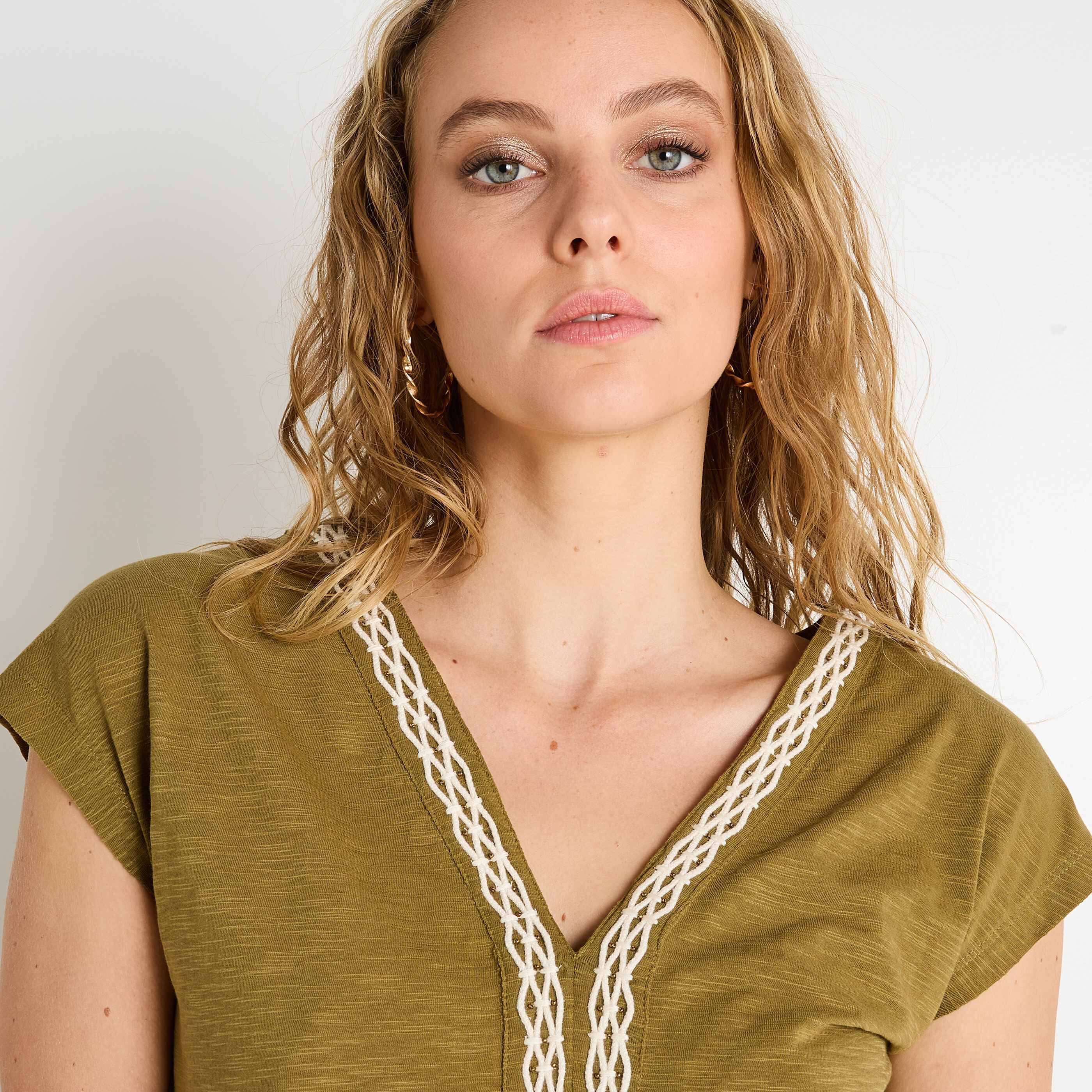 T-shirt col tunisien femme