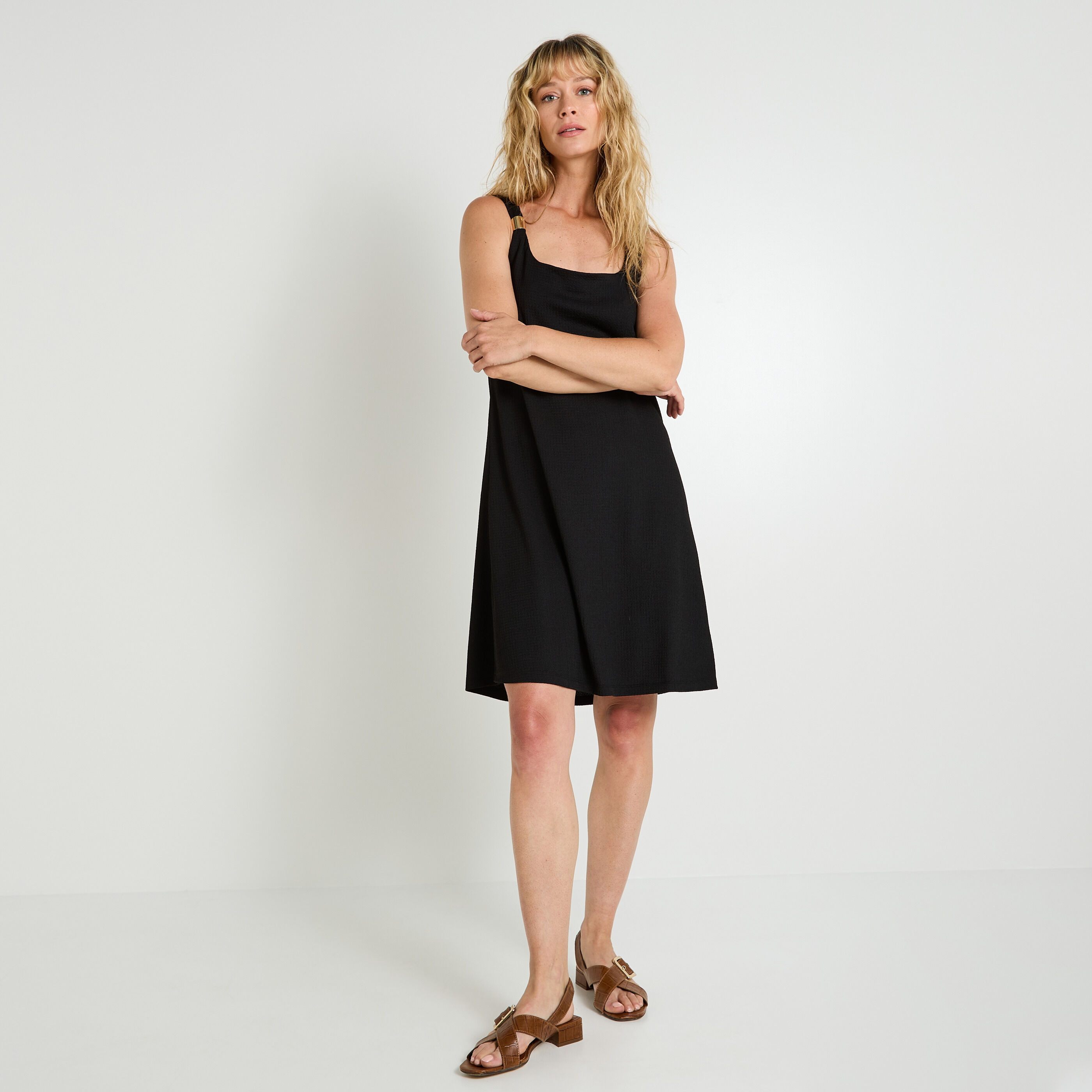 Robe en maille unie &agrave; col carr&eacute;