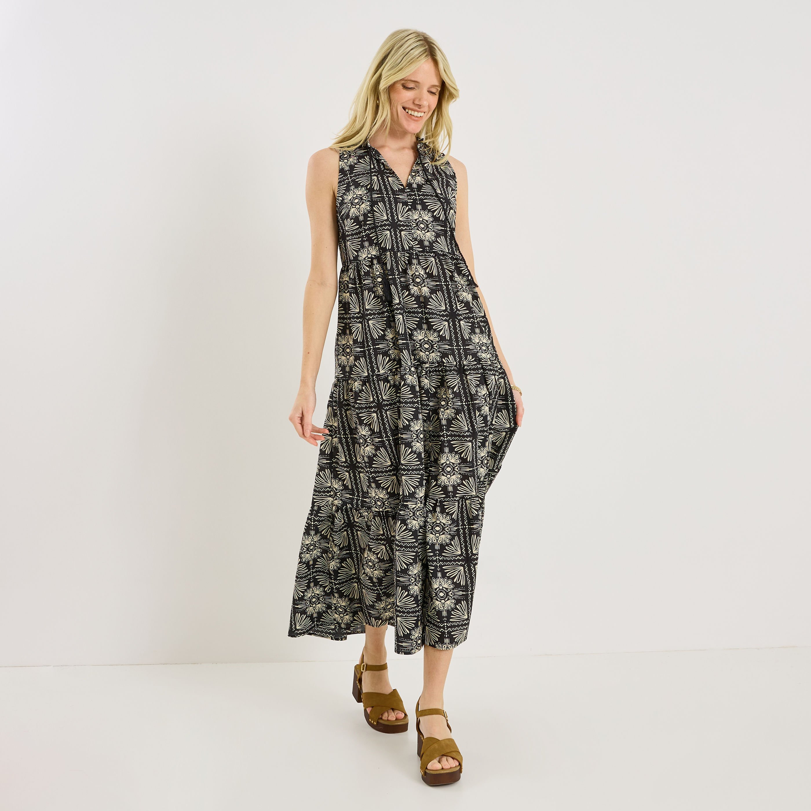 Robe longue imprim&eacute;e sans manches 