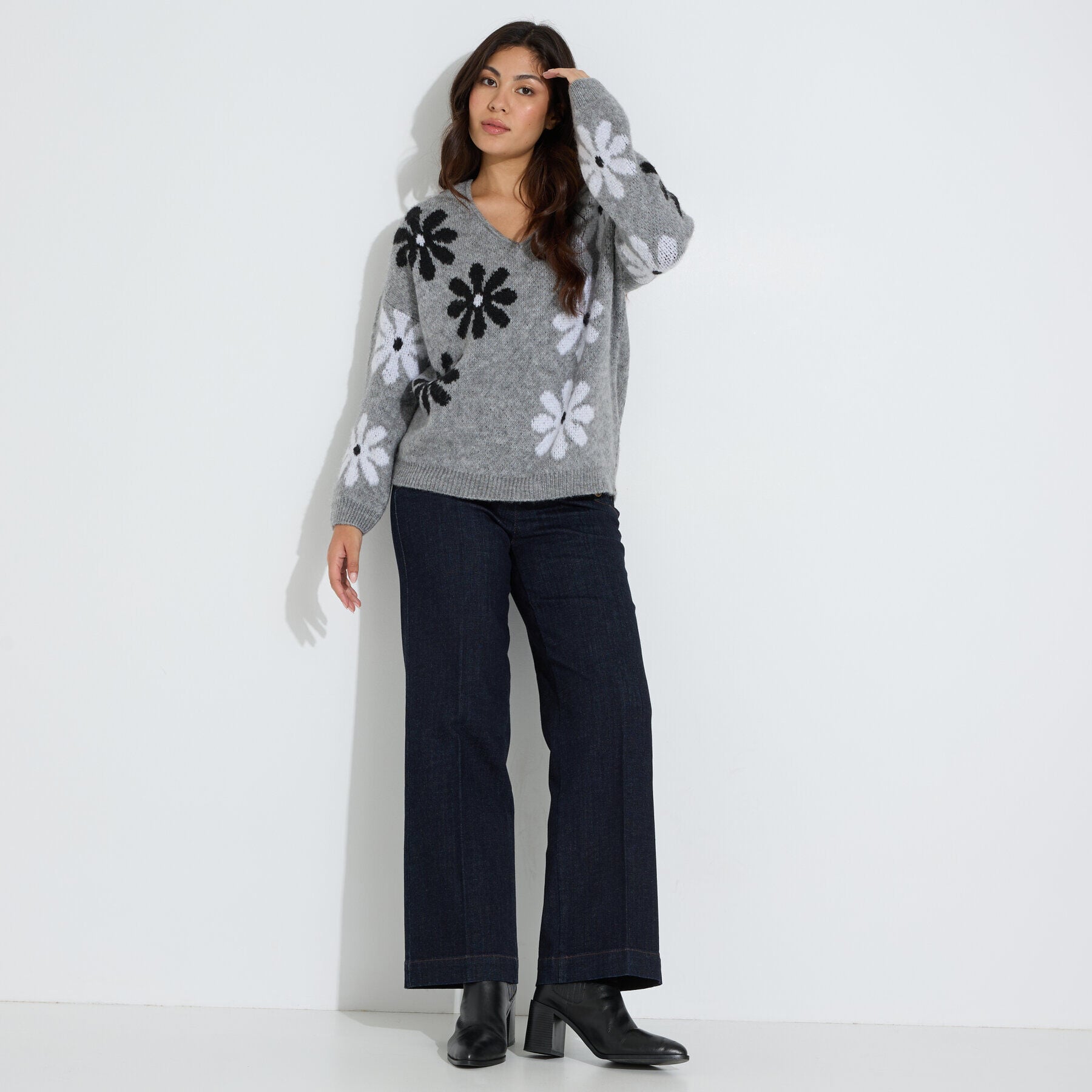 Pull col V jacquard fleuri femme