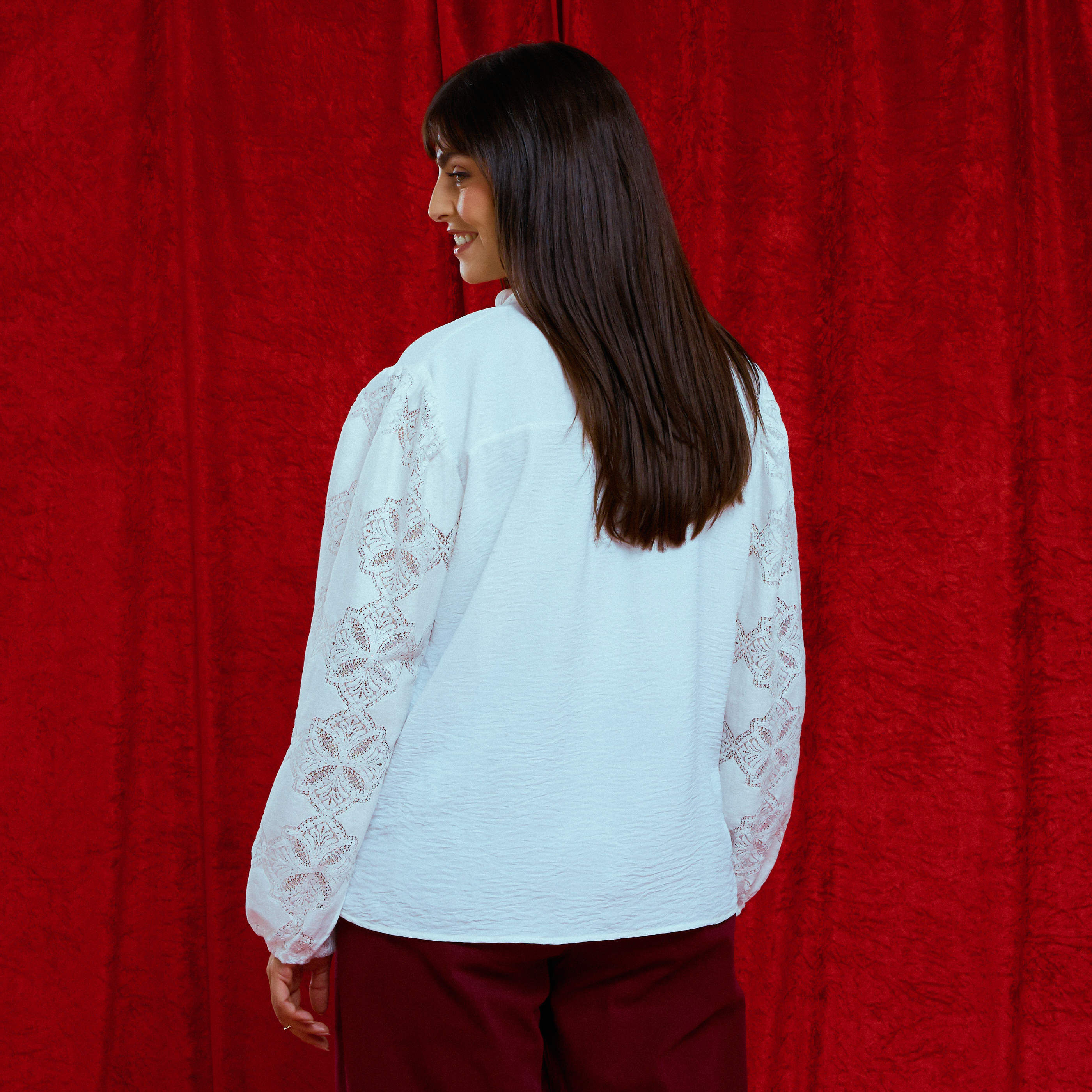 Chemise manches ajour&eacute;es femme