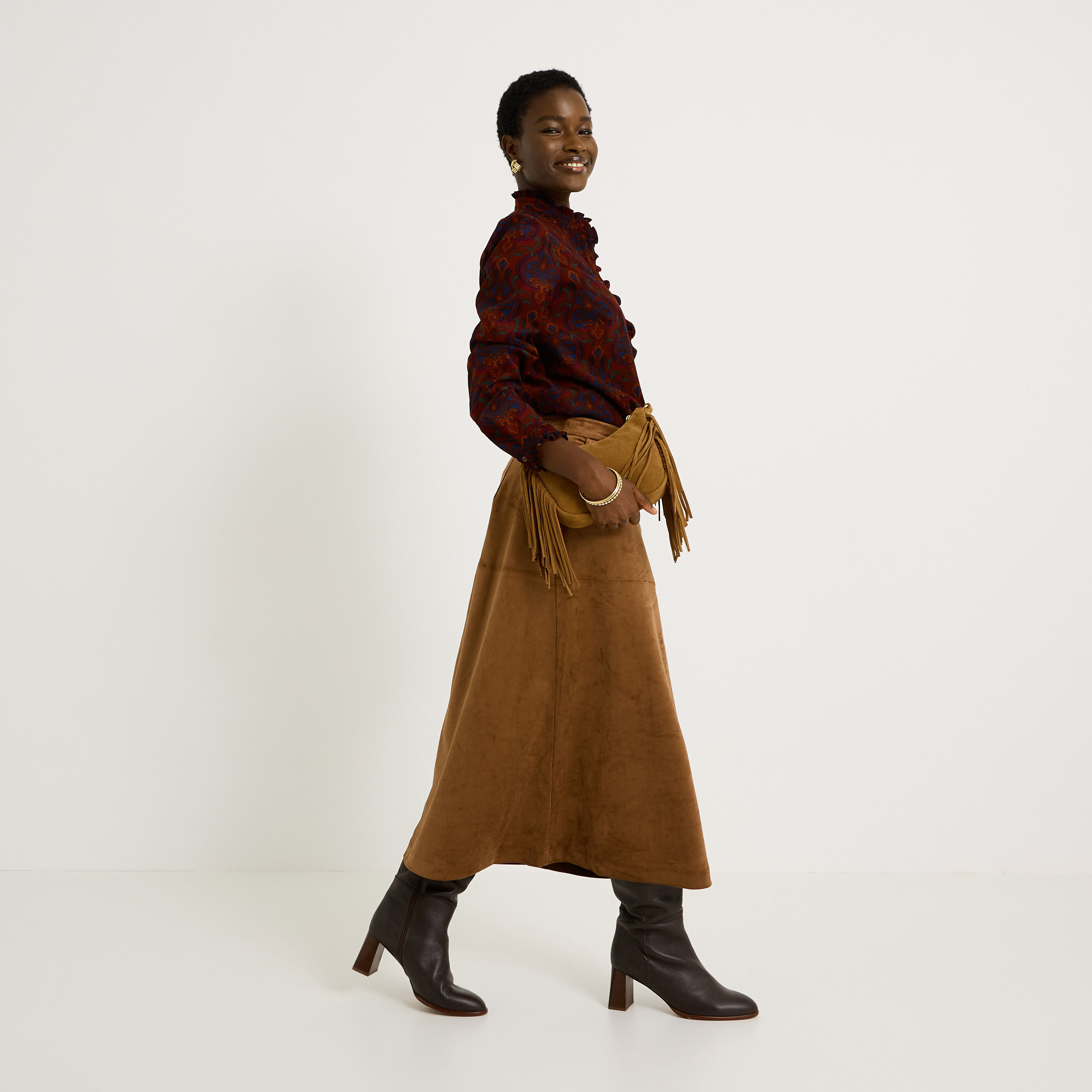 Jupe mi-longue en su&eacute;dine