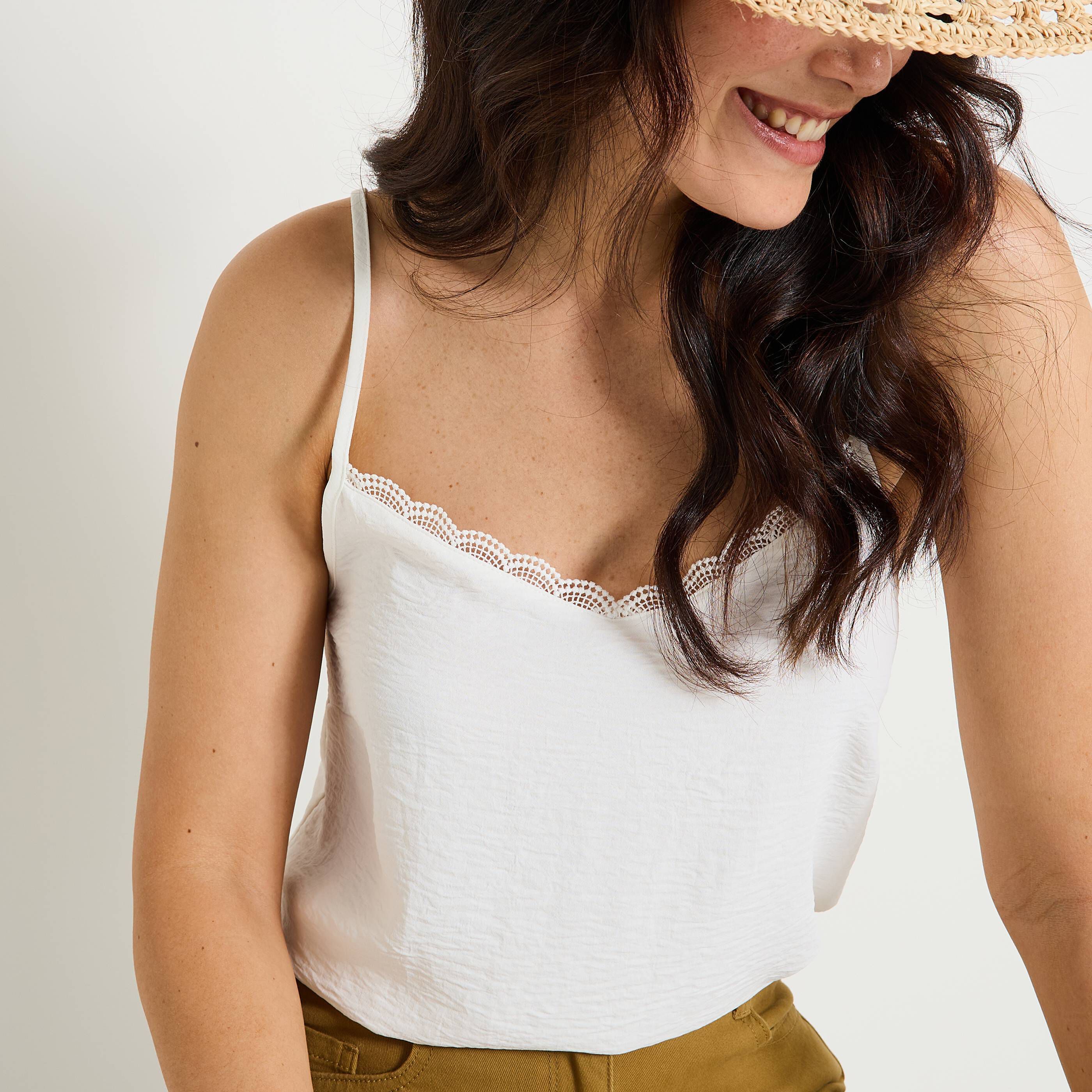 D&eacute;bardeur col V femme