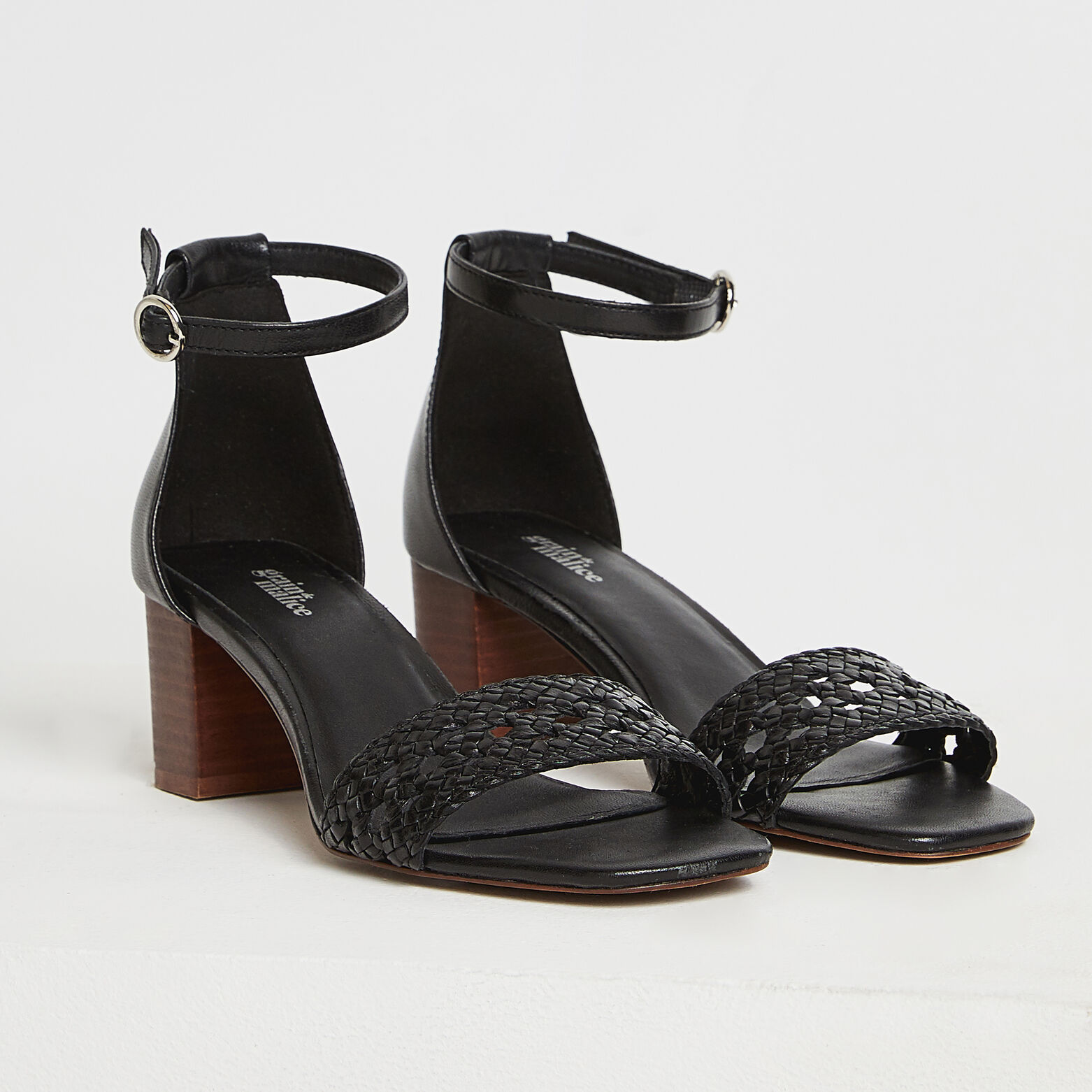 Sandales tressée femme