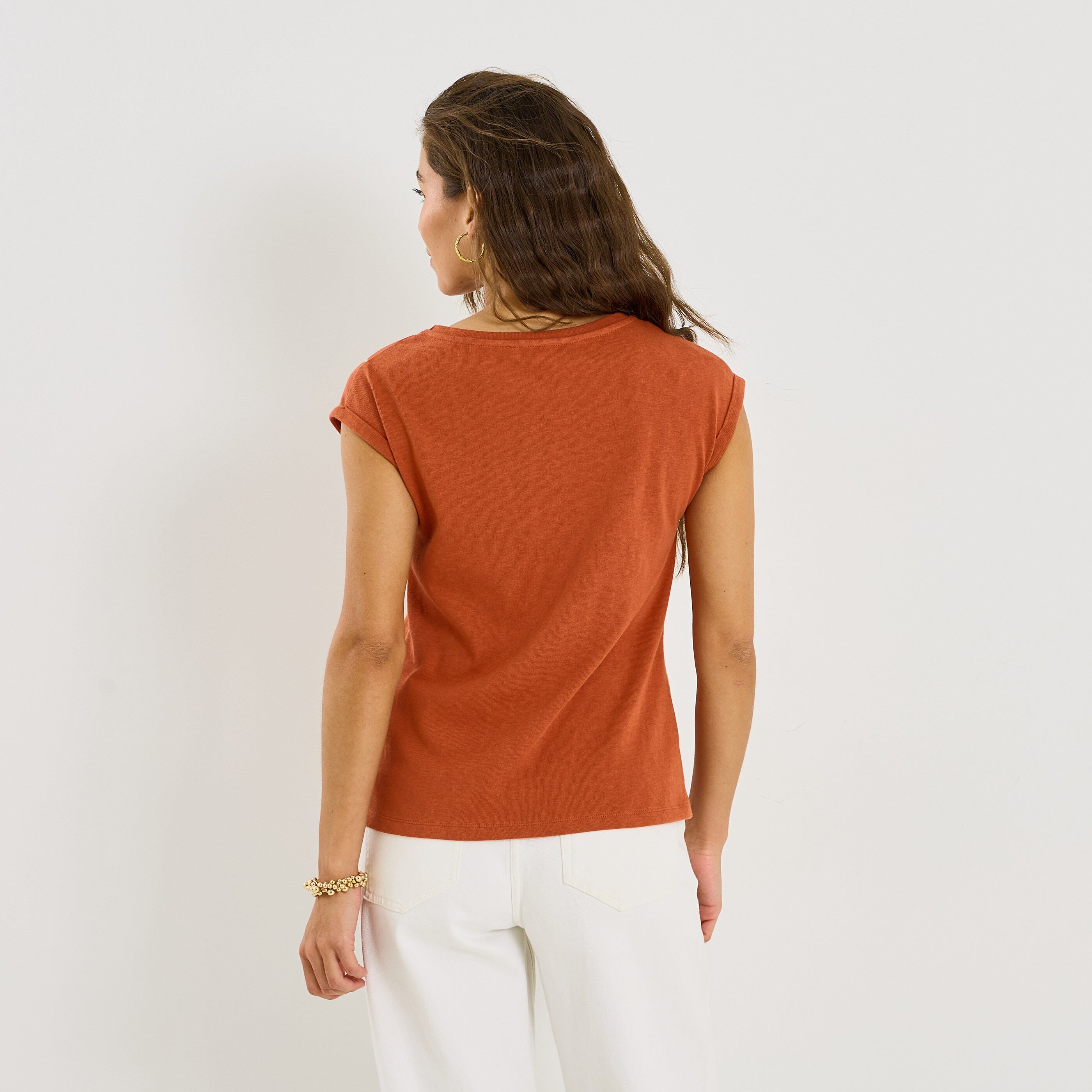 T-shirt brod&eacute; col rond femme