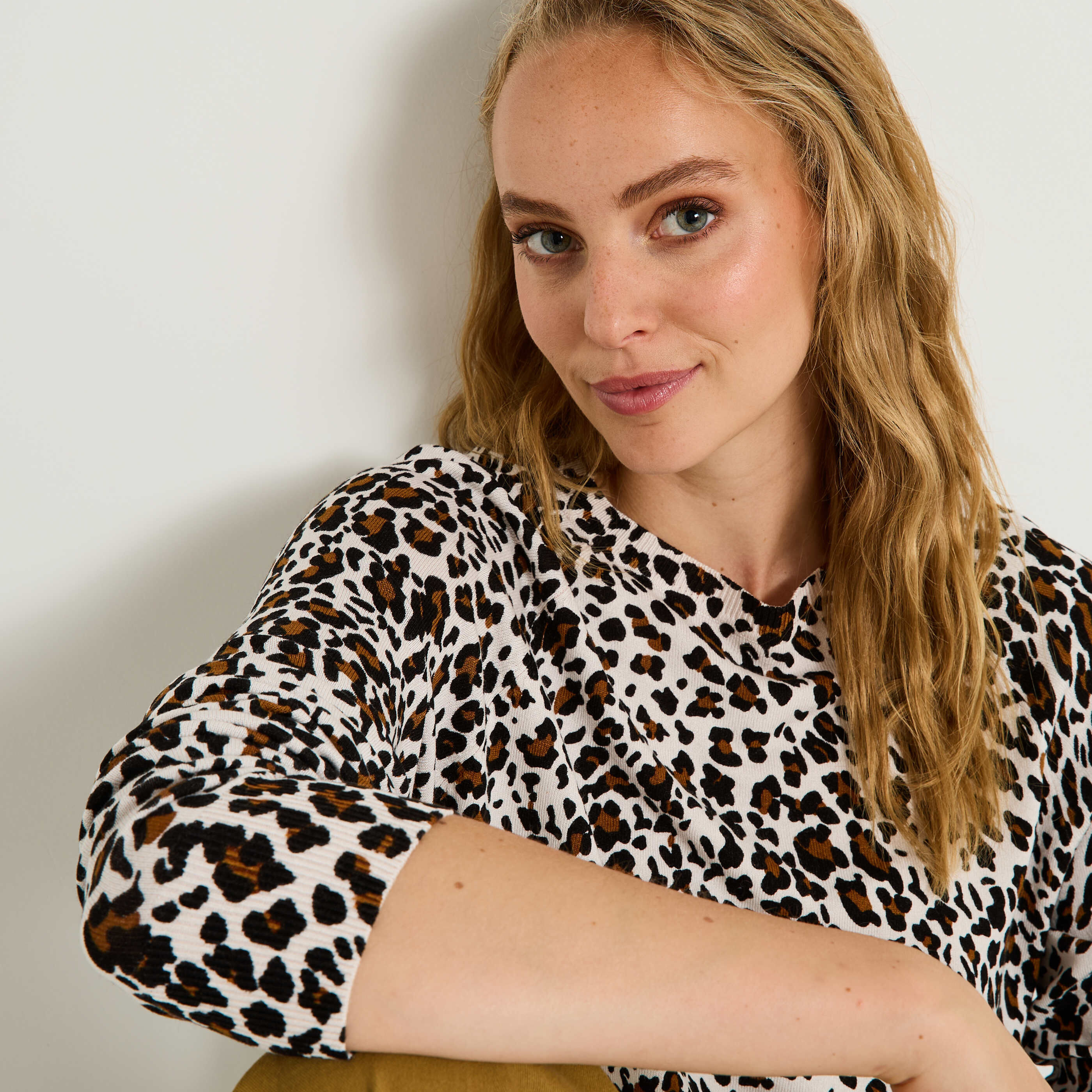 Pull imprim&eacute; l&eacute;opard &agrave; col rond femme