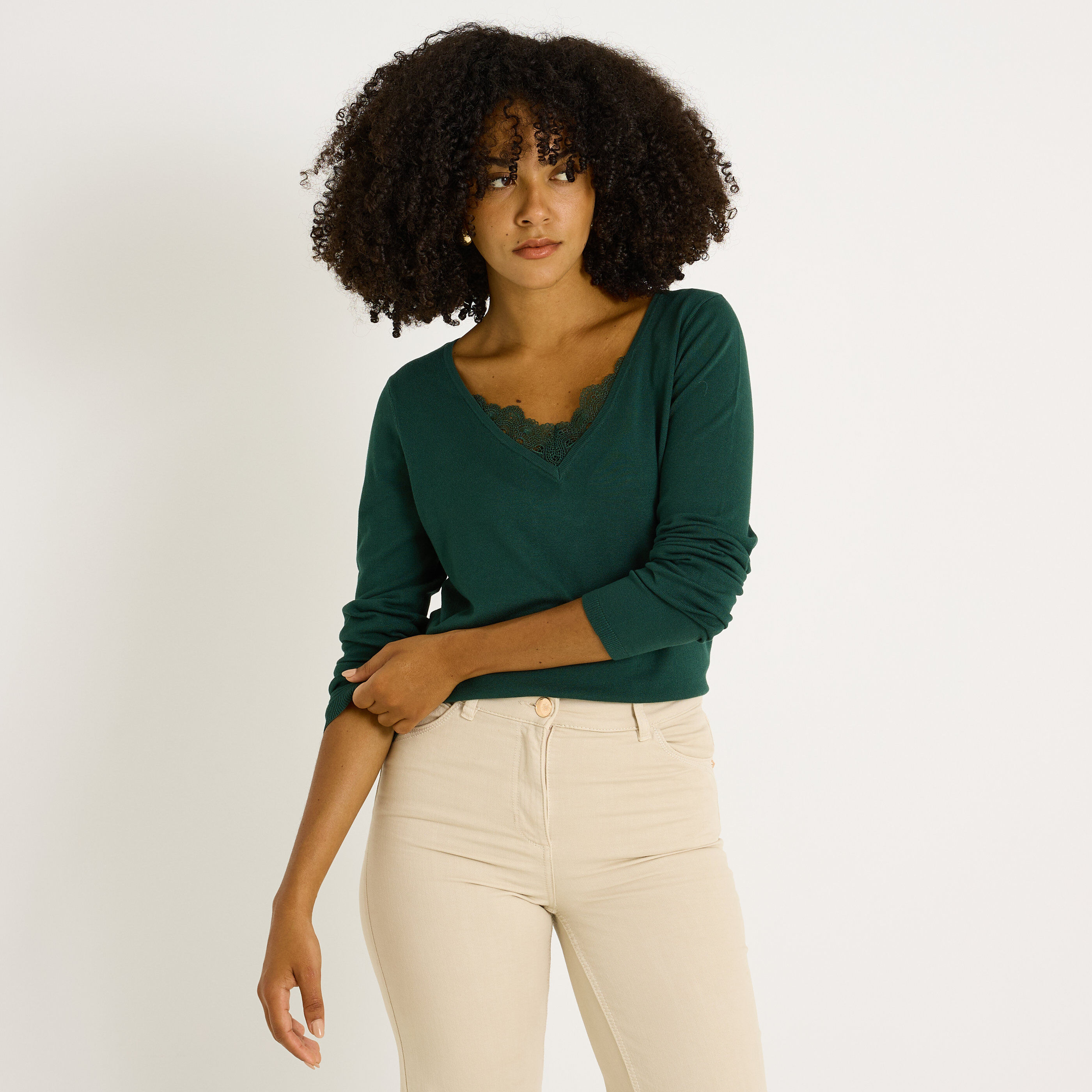 Pull col V ajour&eacute; femme