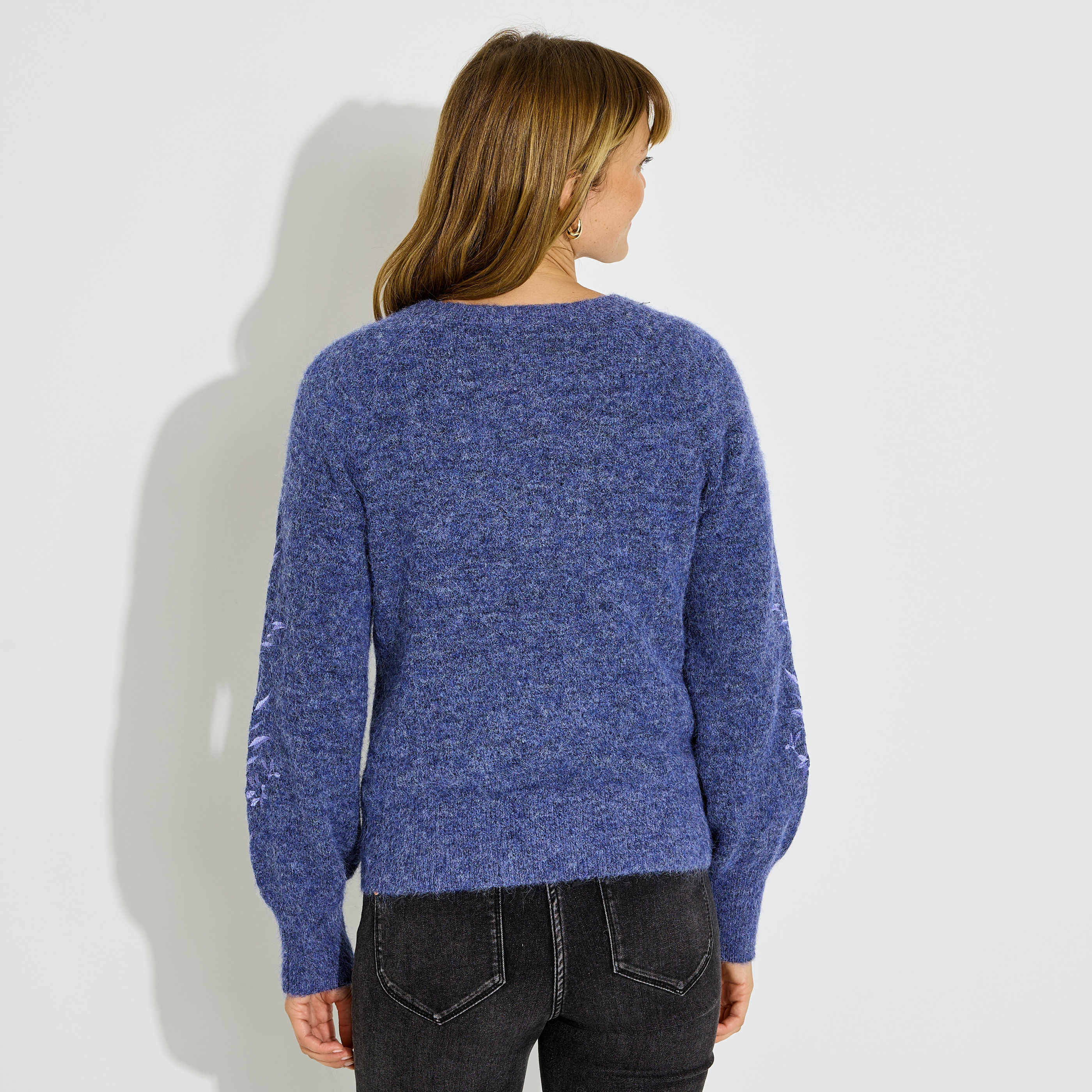 Pull doux motifs brod&eacute;s femme