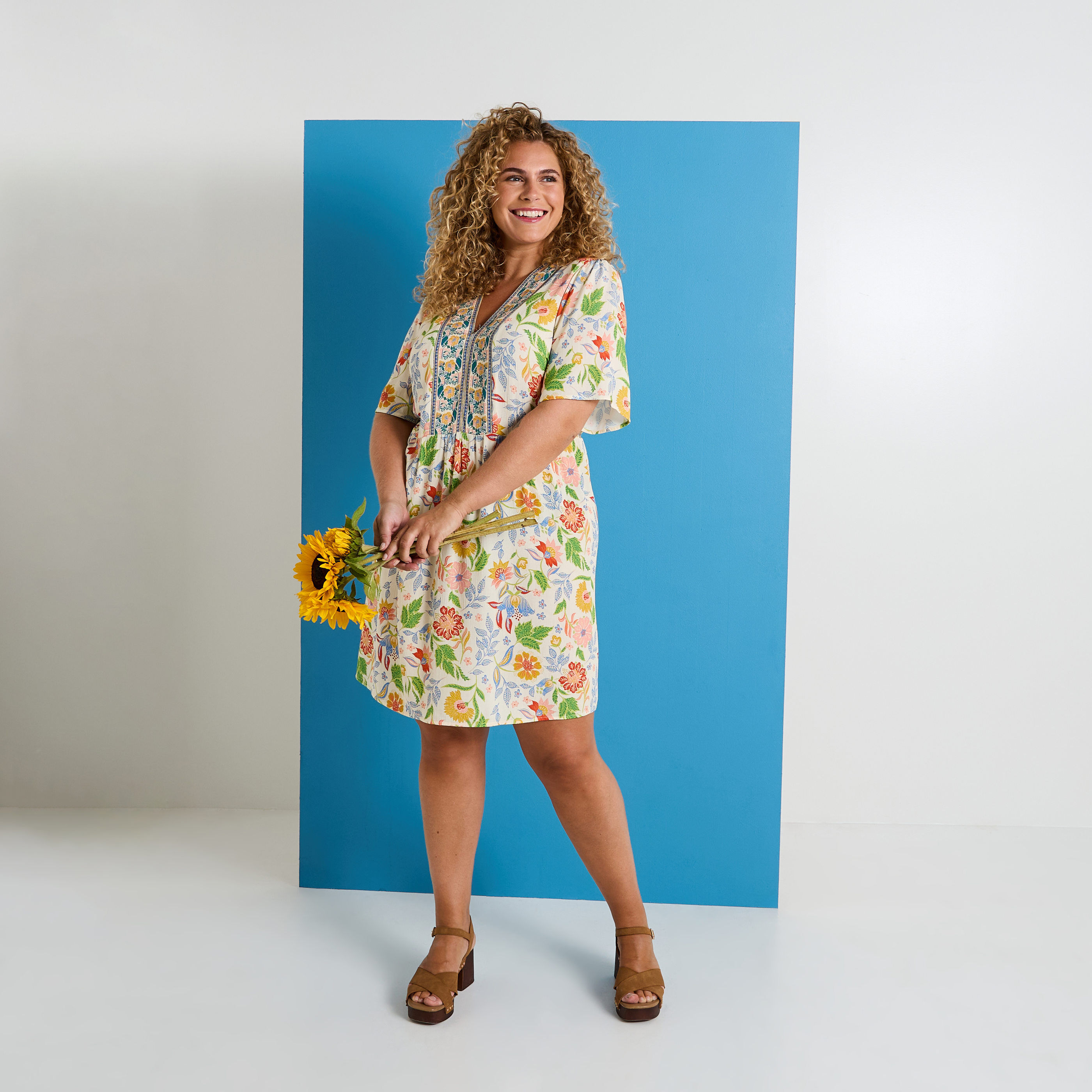 Robe longueur genou &agrave; imprim&eacute; fleuri