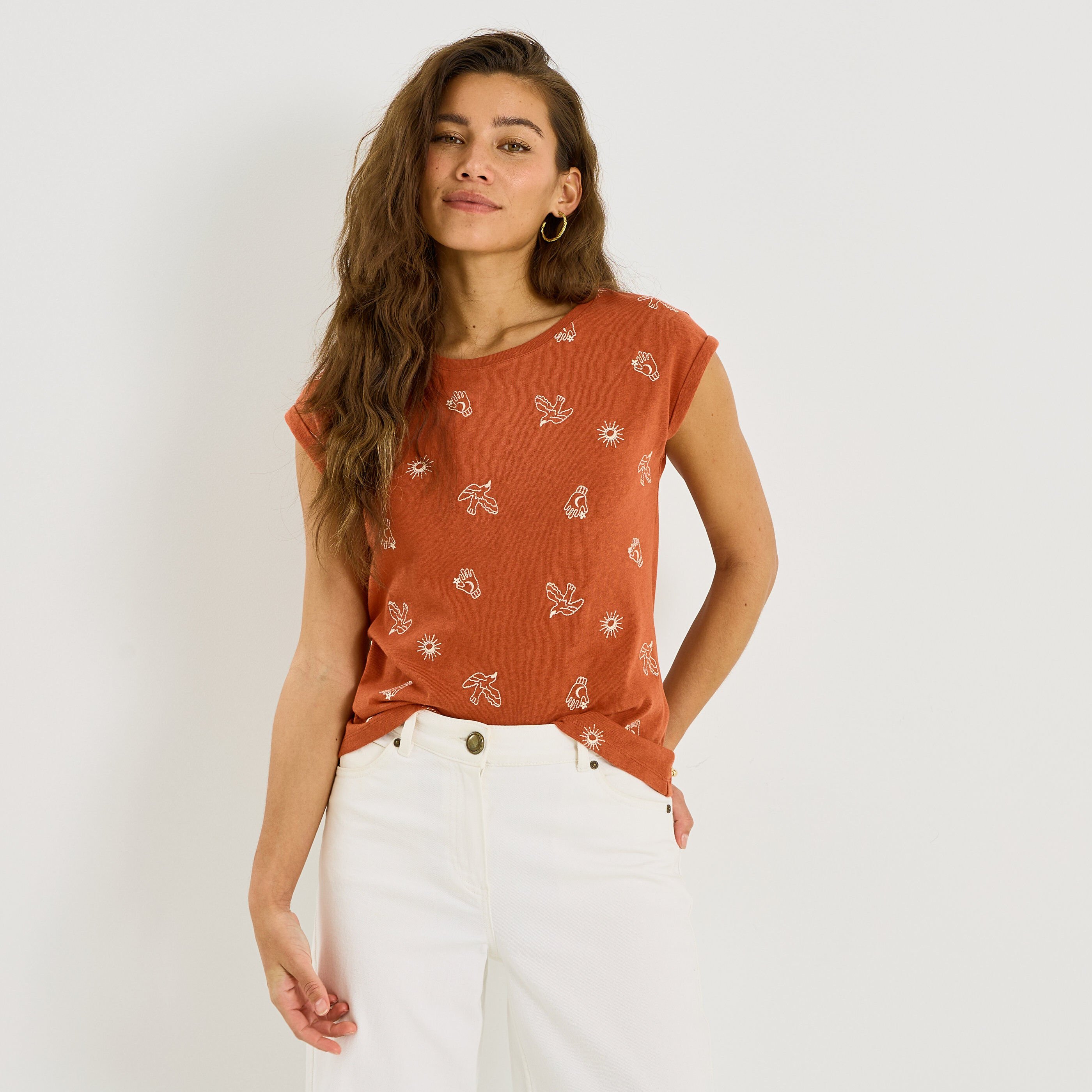 T-shirt brod&eacute; col rond femme