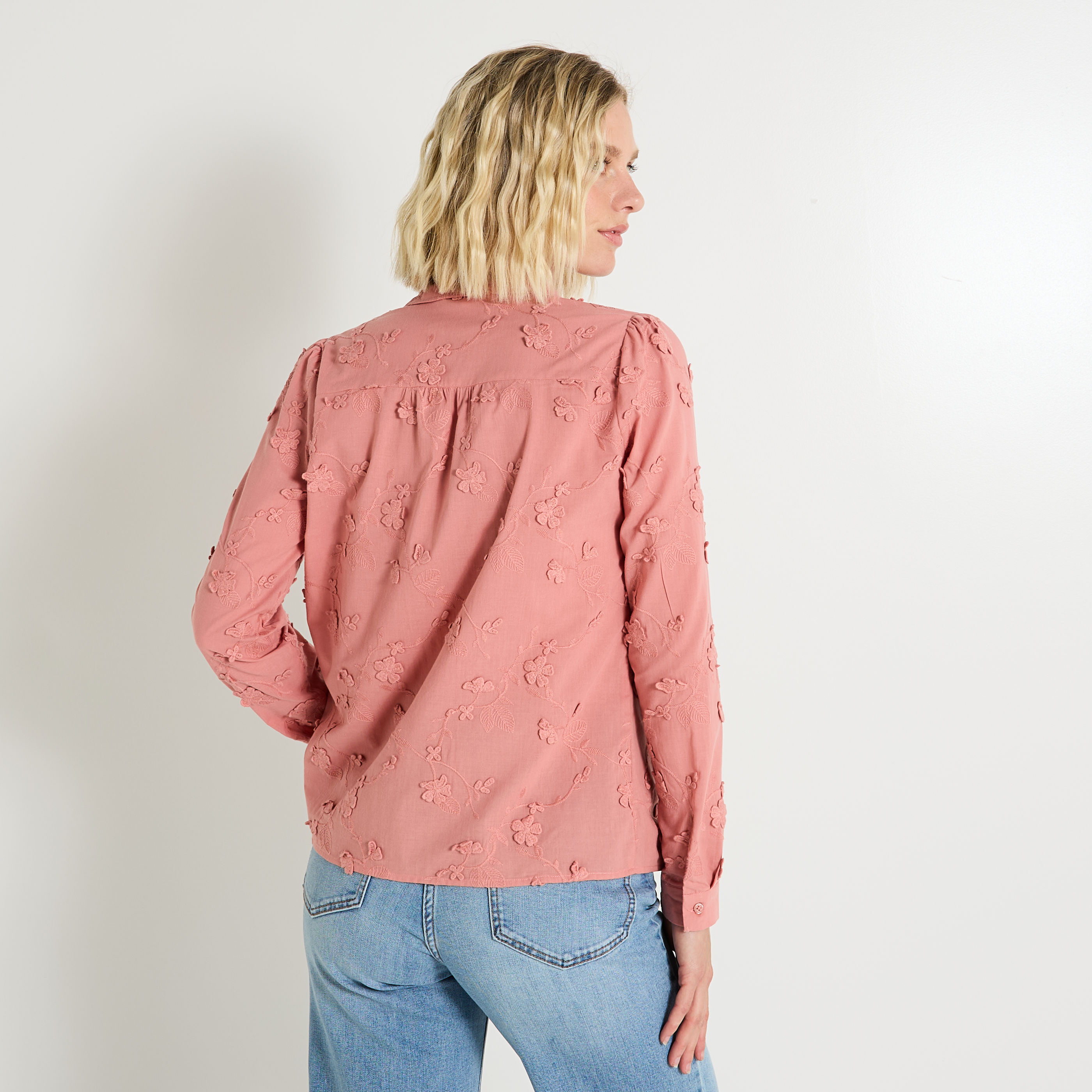 Chemise broderies florales femme