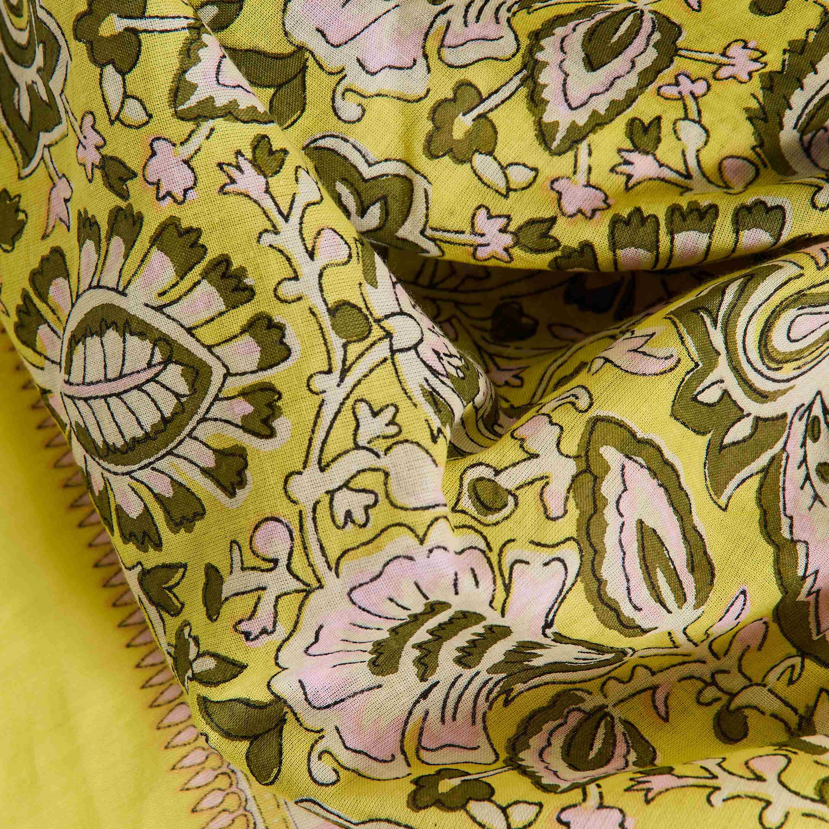 Foulard carr&eacute; femme