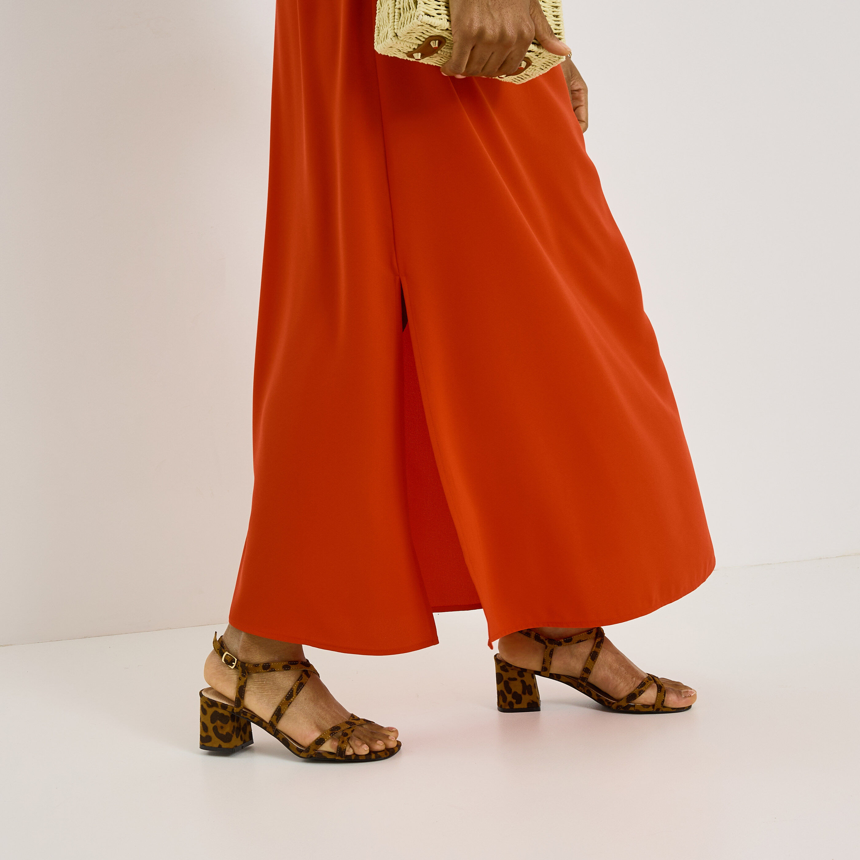 Robe longue unie habill&eacute;e