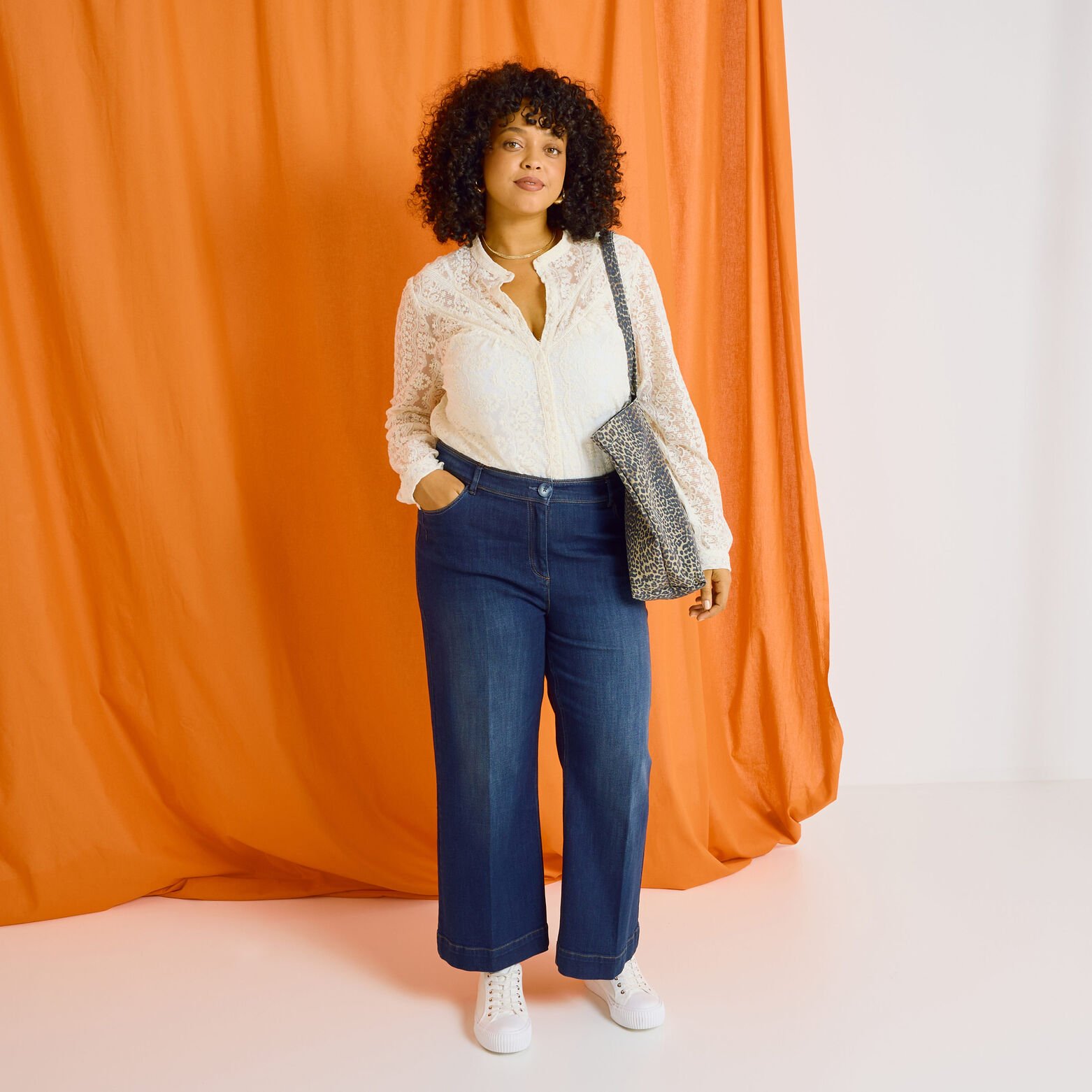 Chemise brodée femme