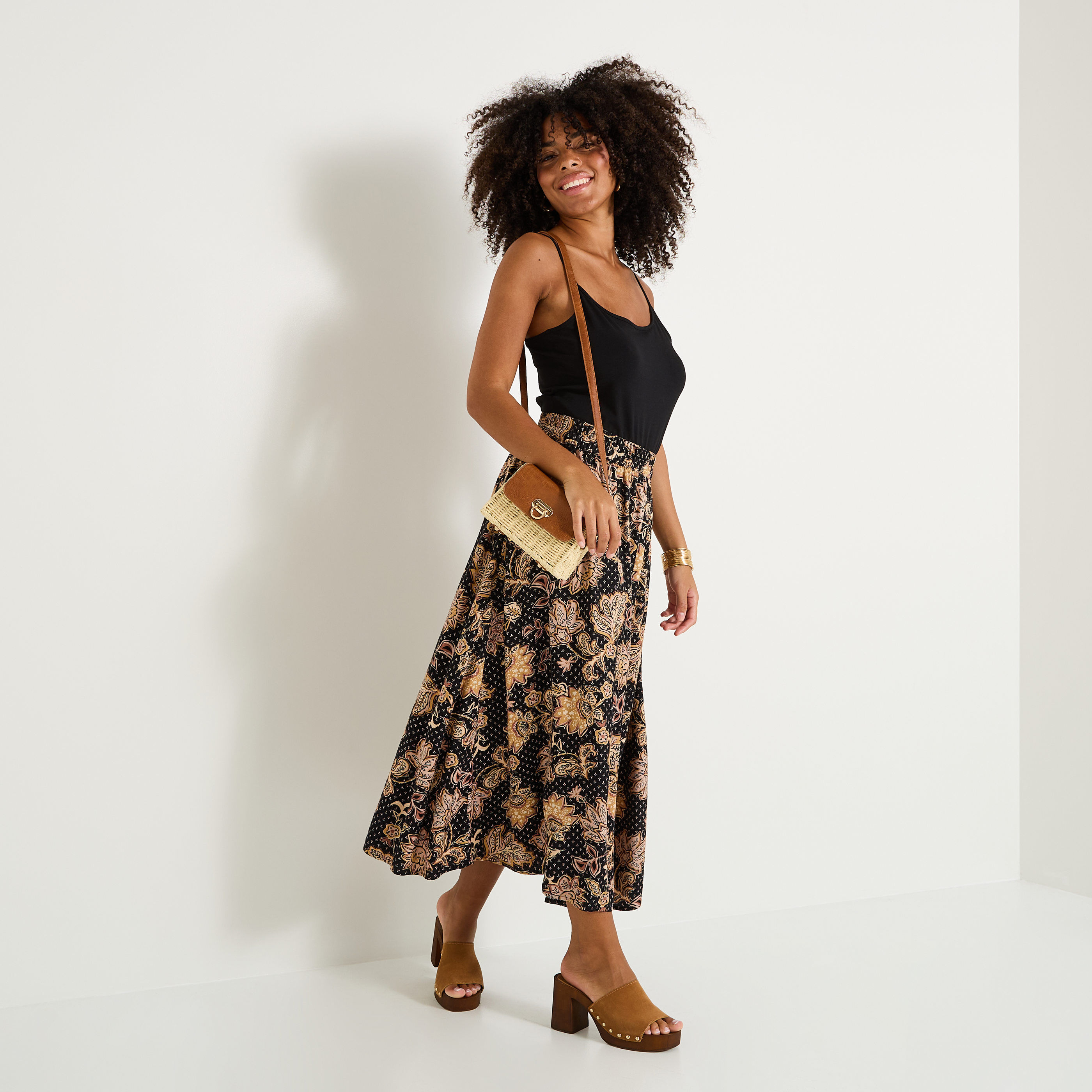 Jupe fluide mi-longue &agrave; imprim&eacute; floral 