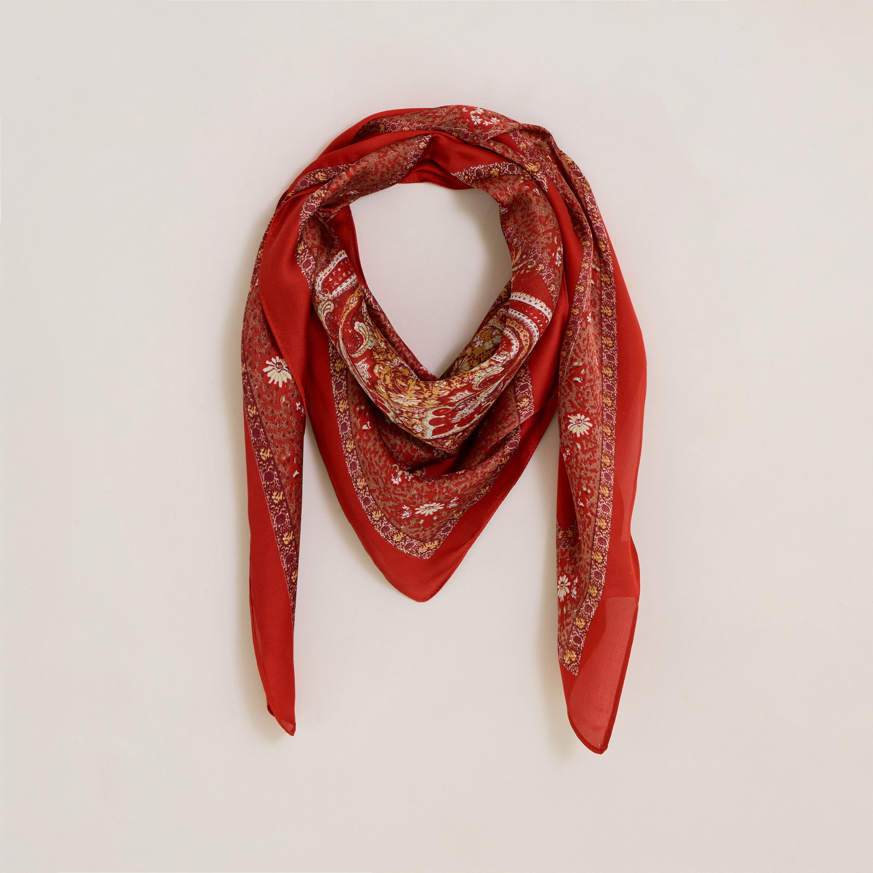 Foulard carr&eacute; imprim&eacute; femme
