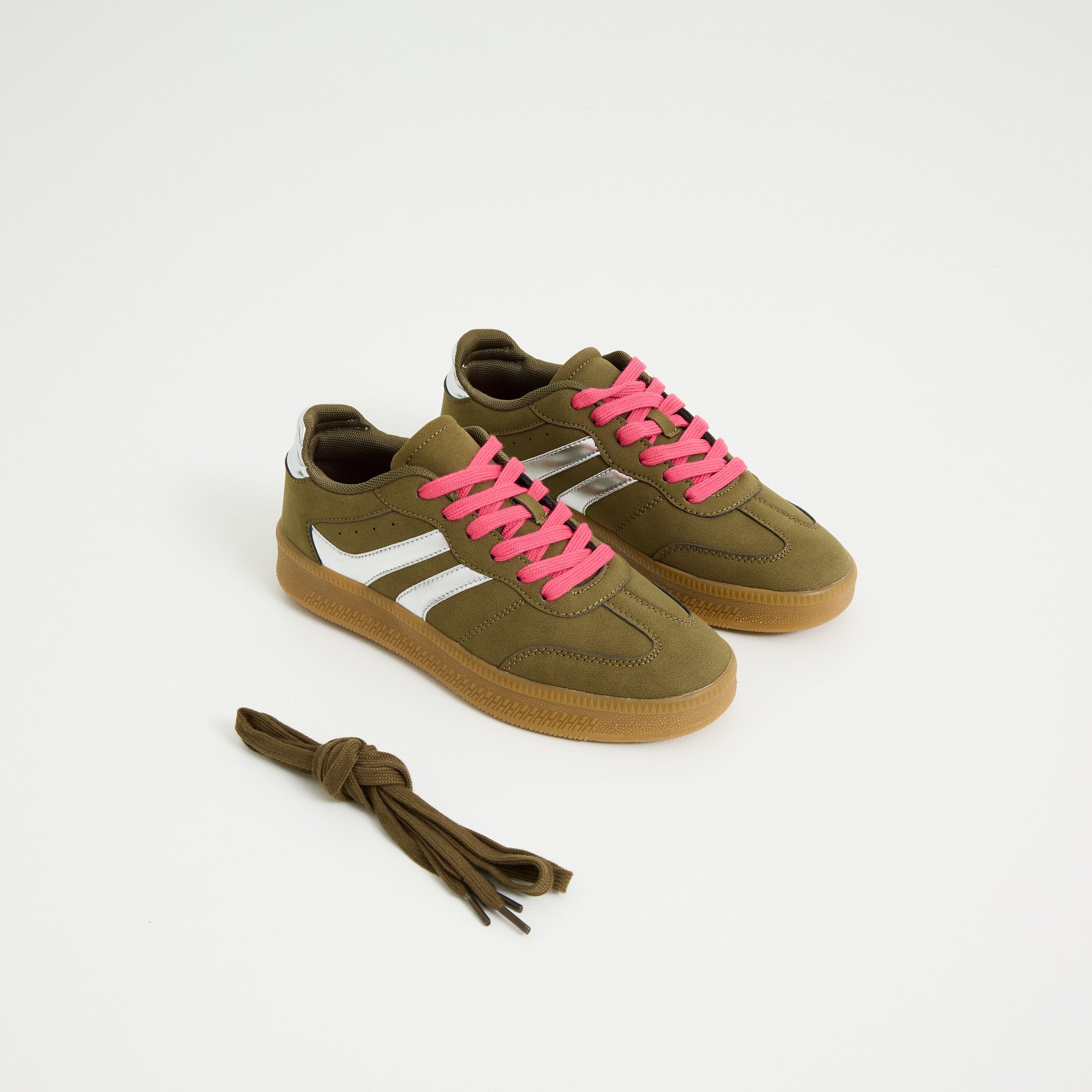 Baskets basses bi-mati&egrave;re femme