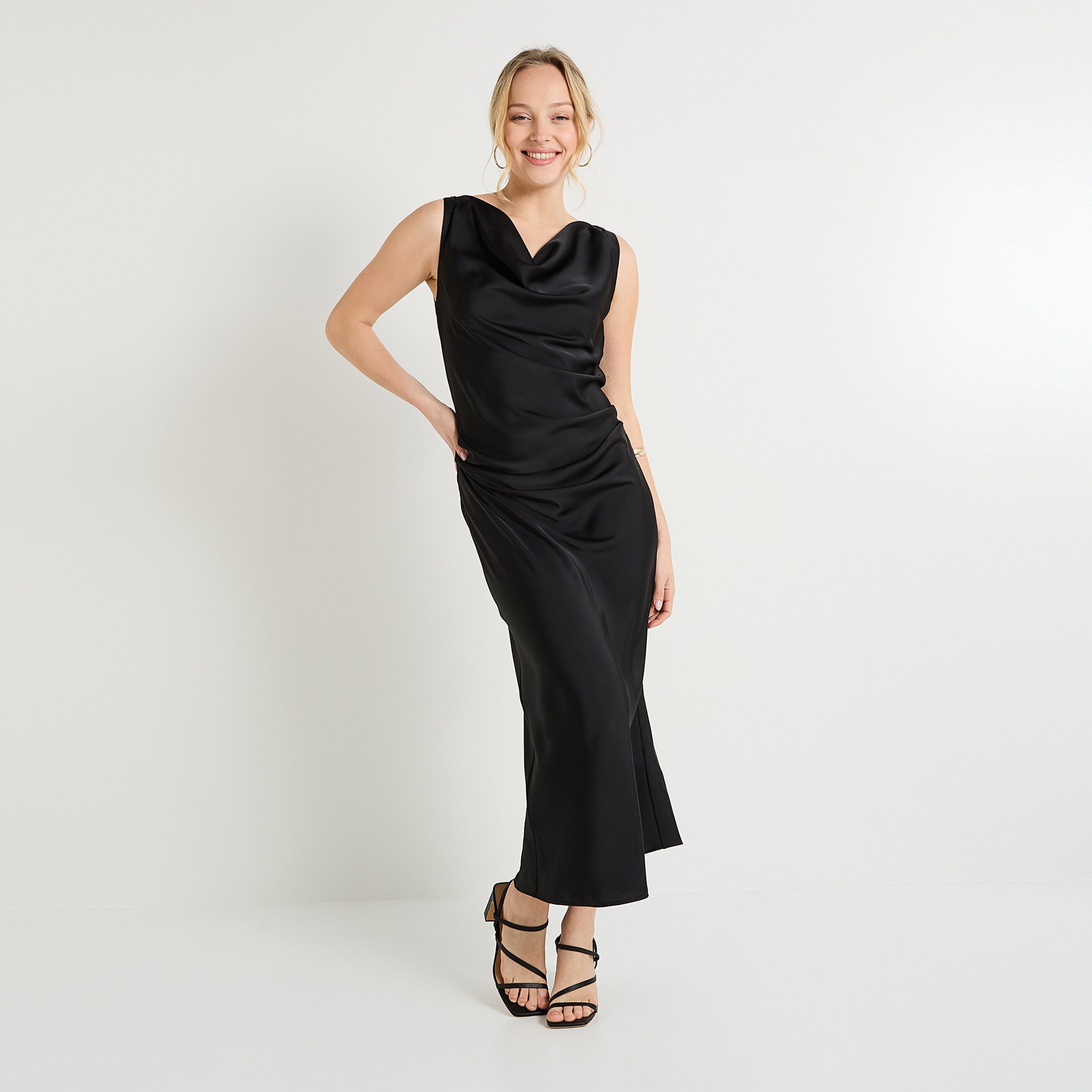 Robe longue habill&eacute;e femme