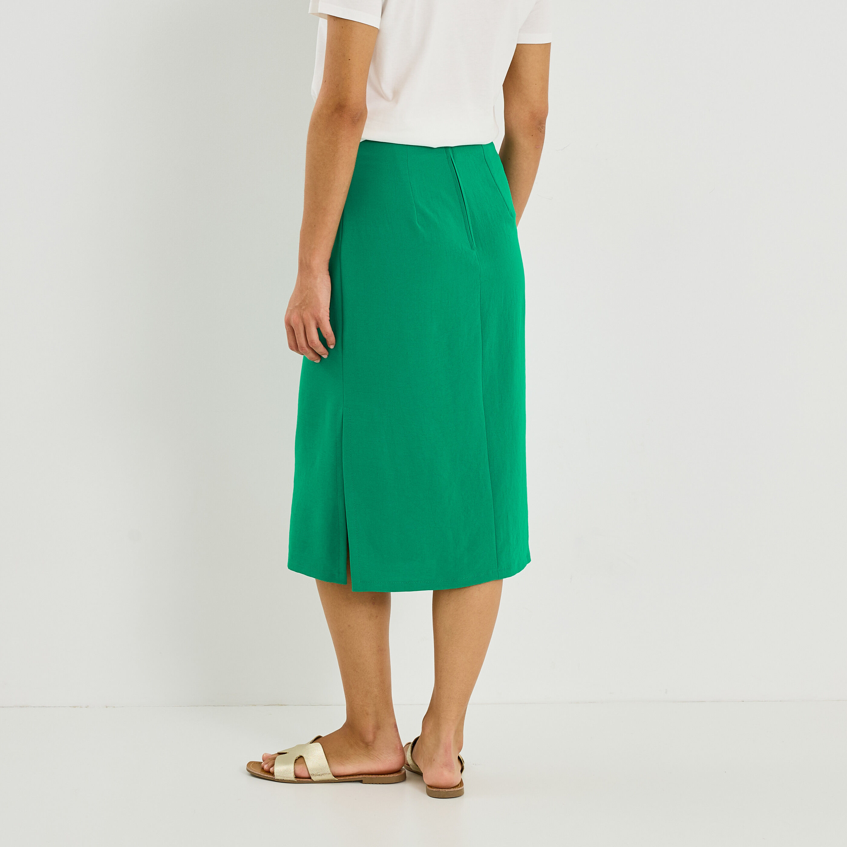 Jupe mi-longue d&eacute;tail bijou 