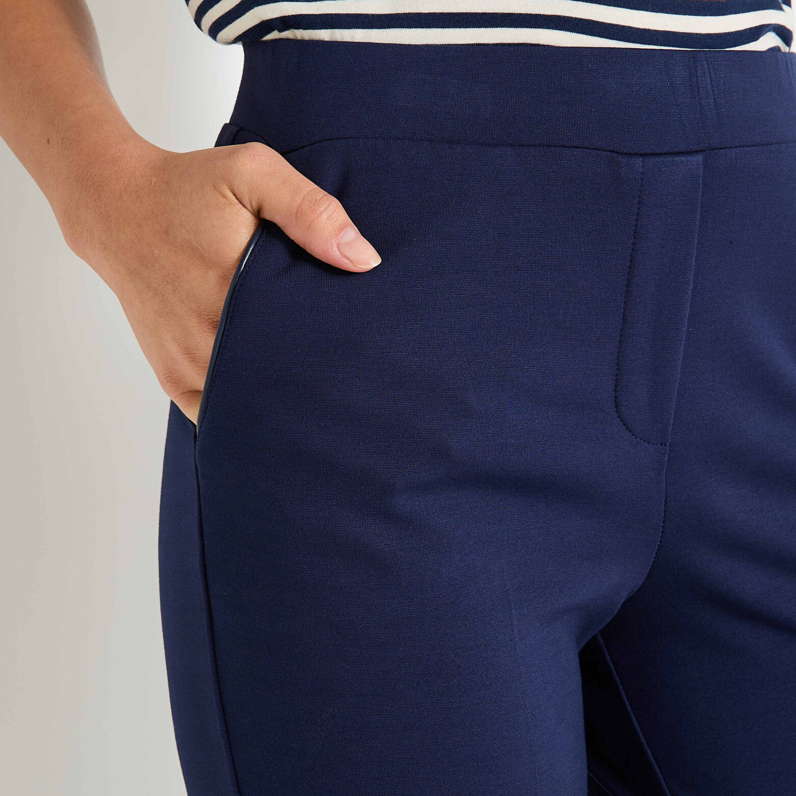 Pantalon cigarette en maille femme
