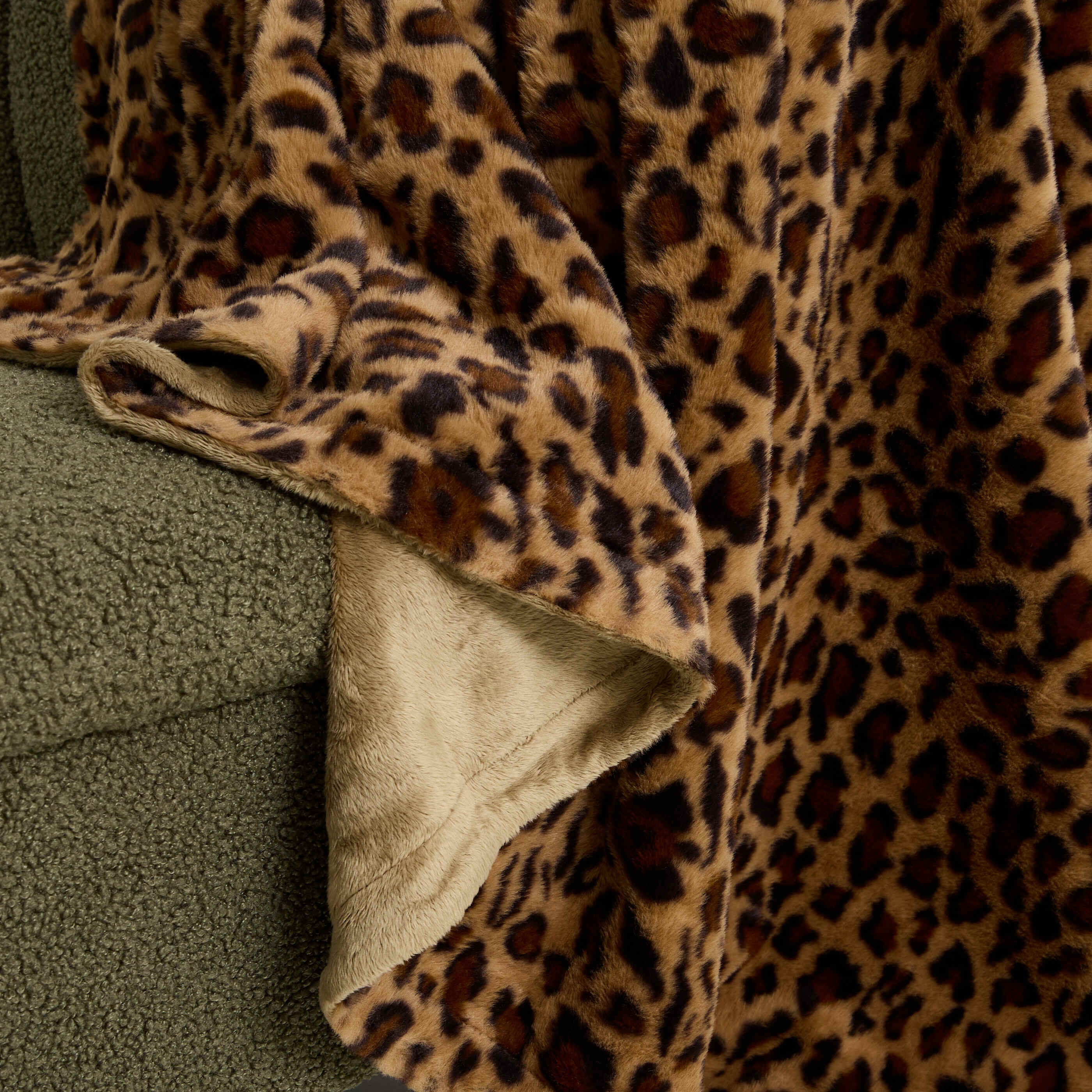Plaid doux et chaud imprim&eacute; l&eacute;opard