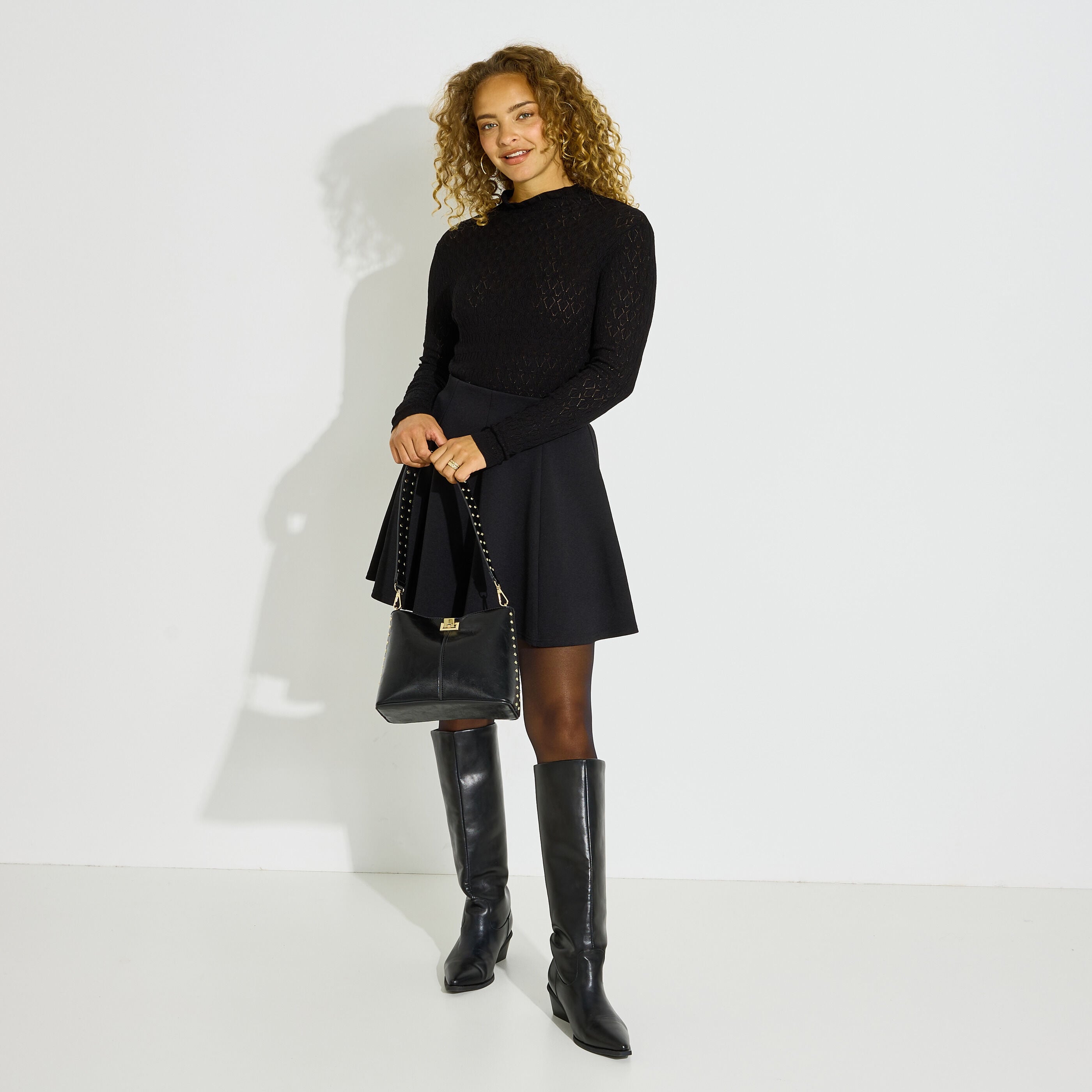 Pull maille ajour&eacute;e col montant femme