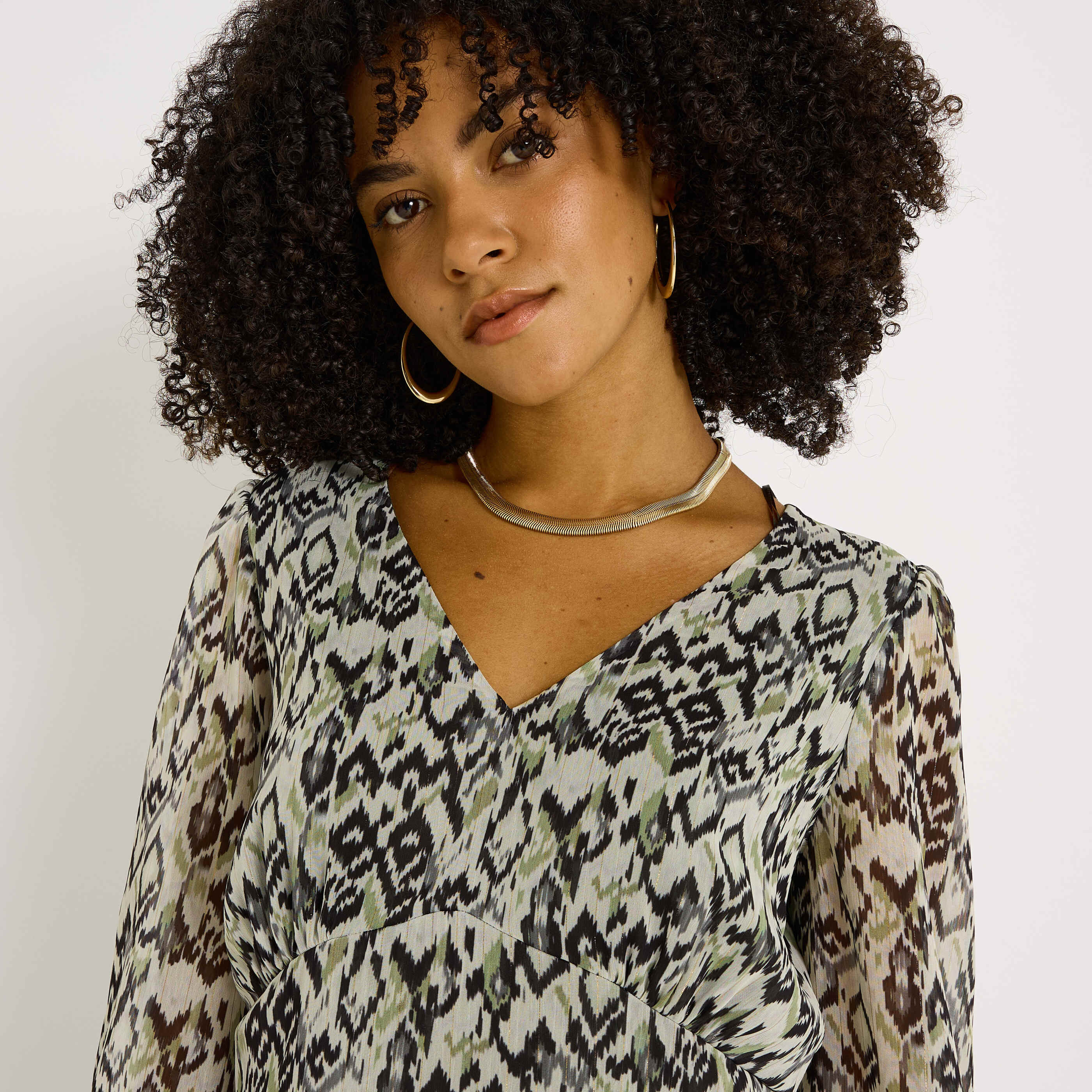 Robe longue imprim&eacute;e col V 