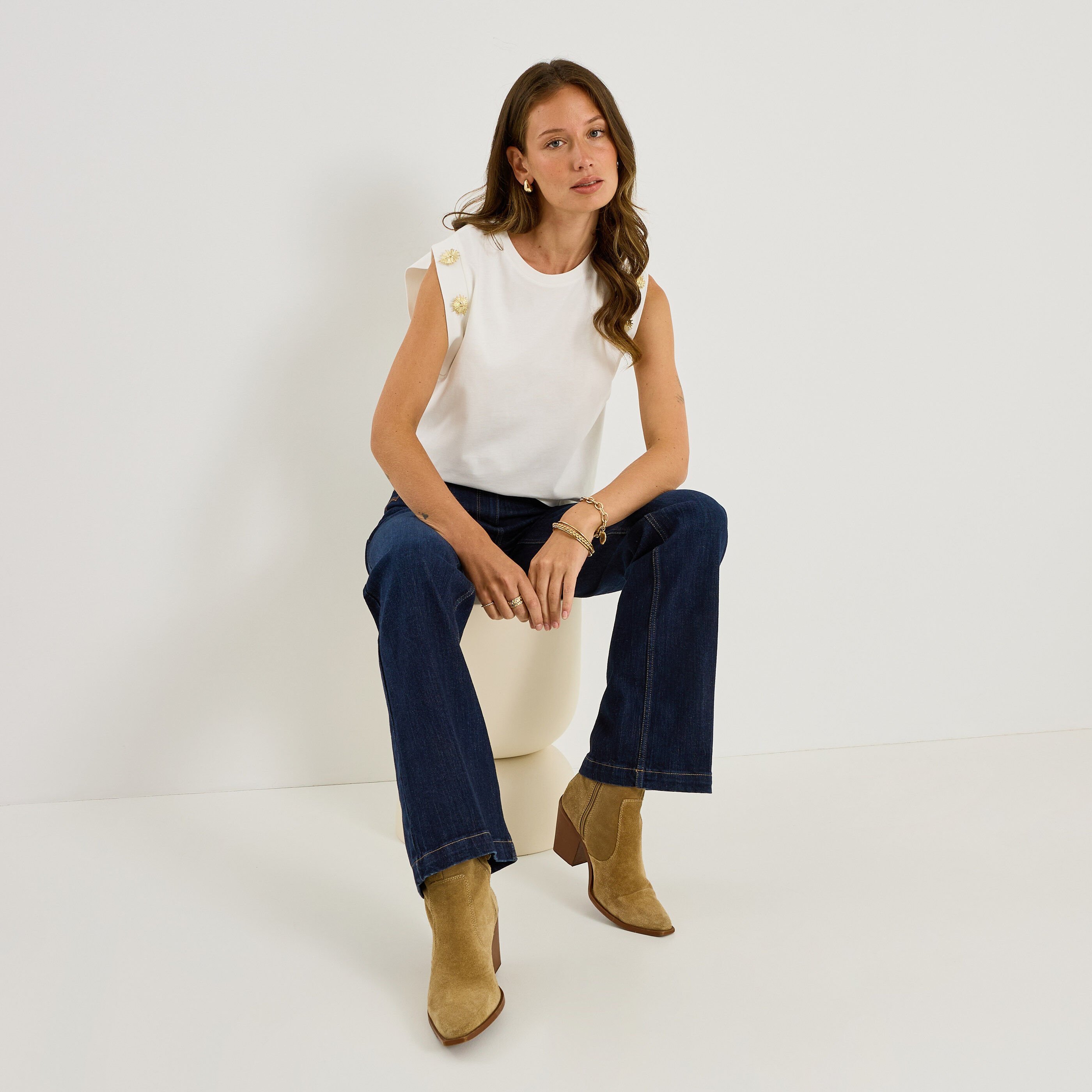 T-shirt col rond bijoux &eacute;paules femme