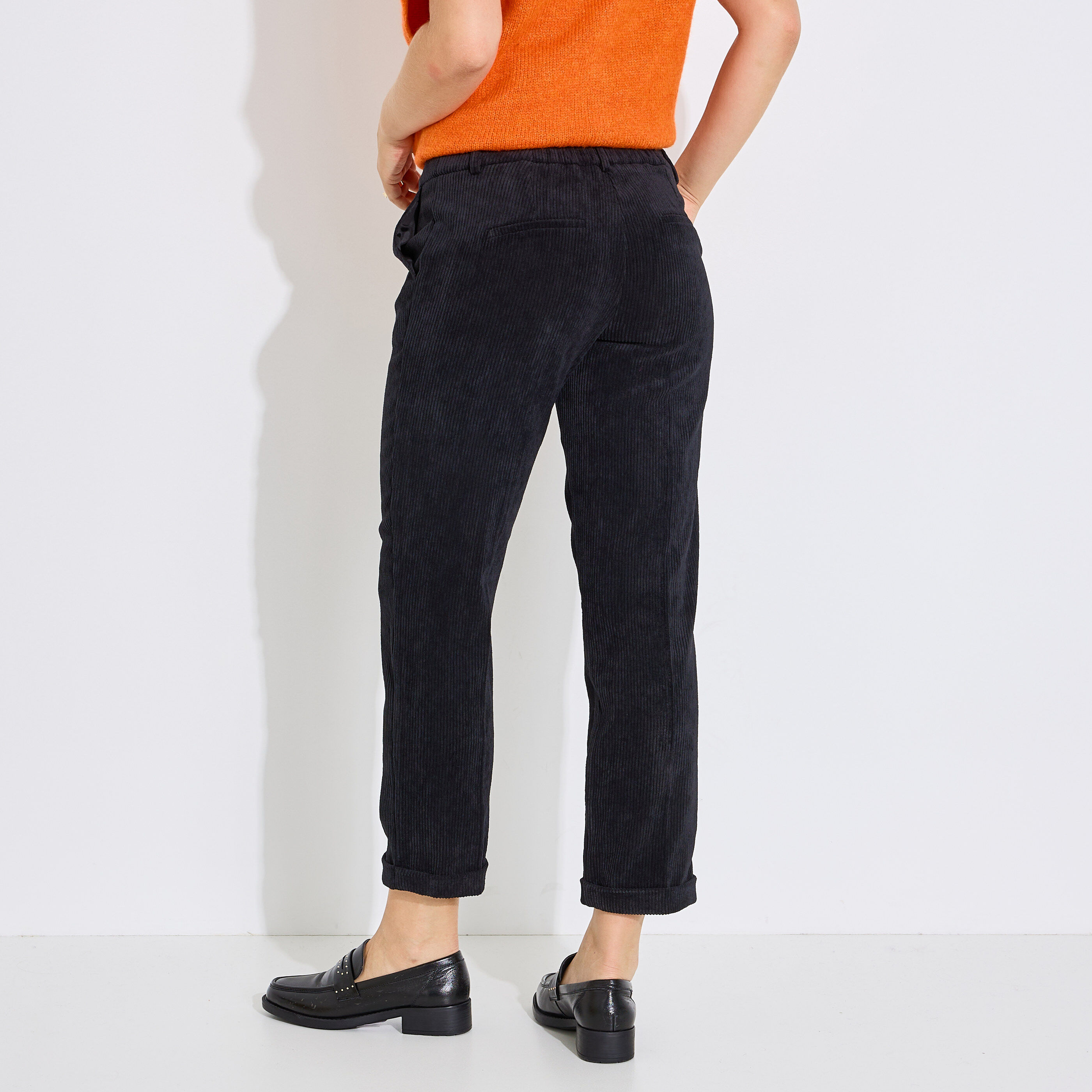 Pantalon chino velours &agrave; revers femme