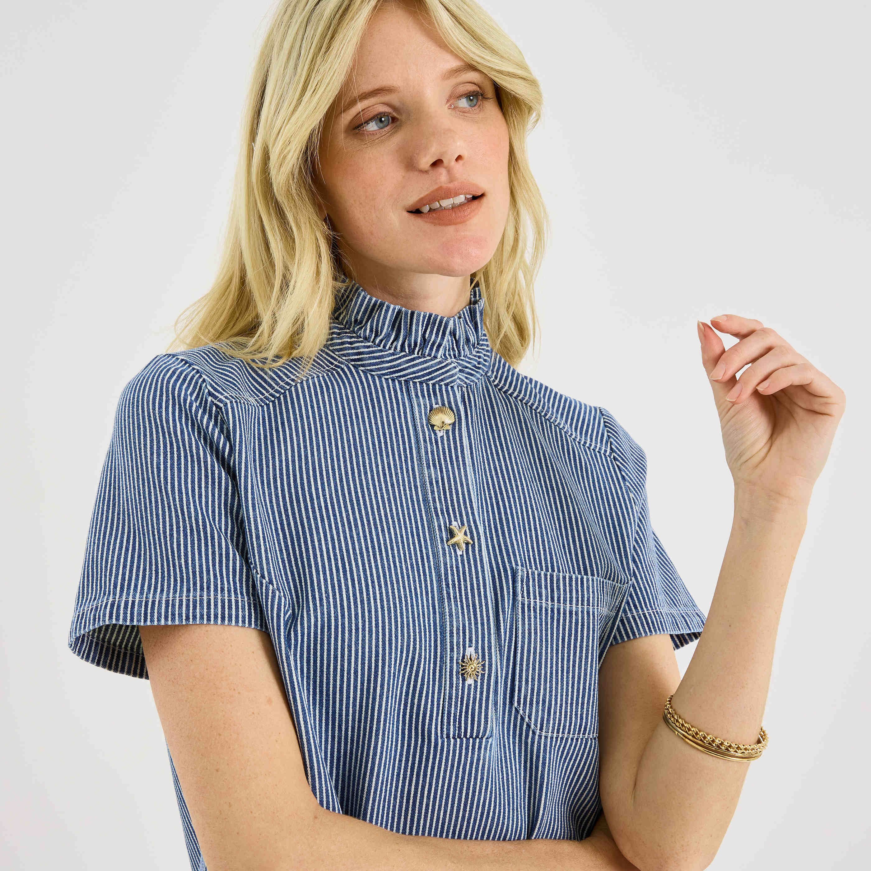 Robe courte &agrave; rayures col montant