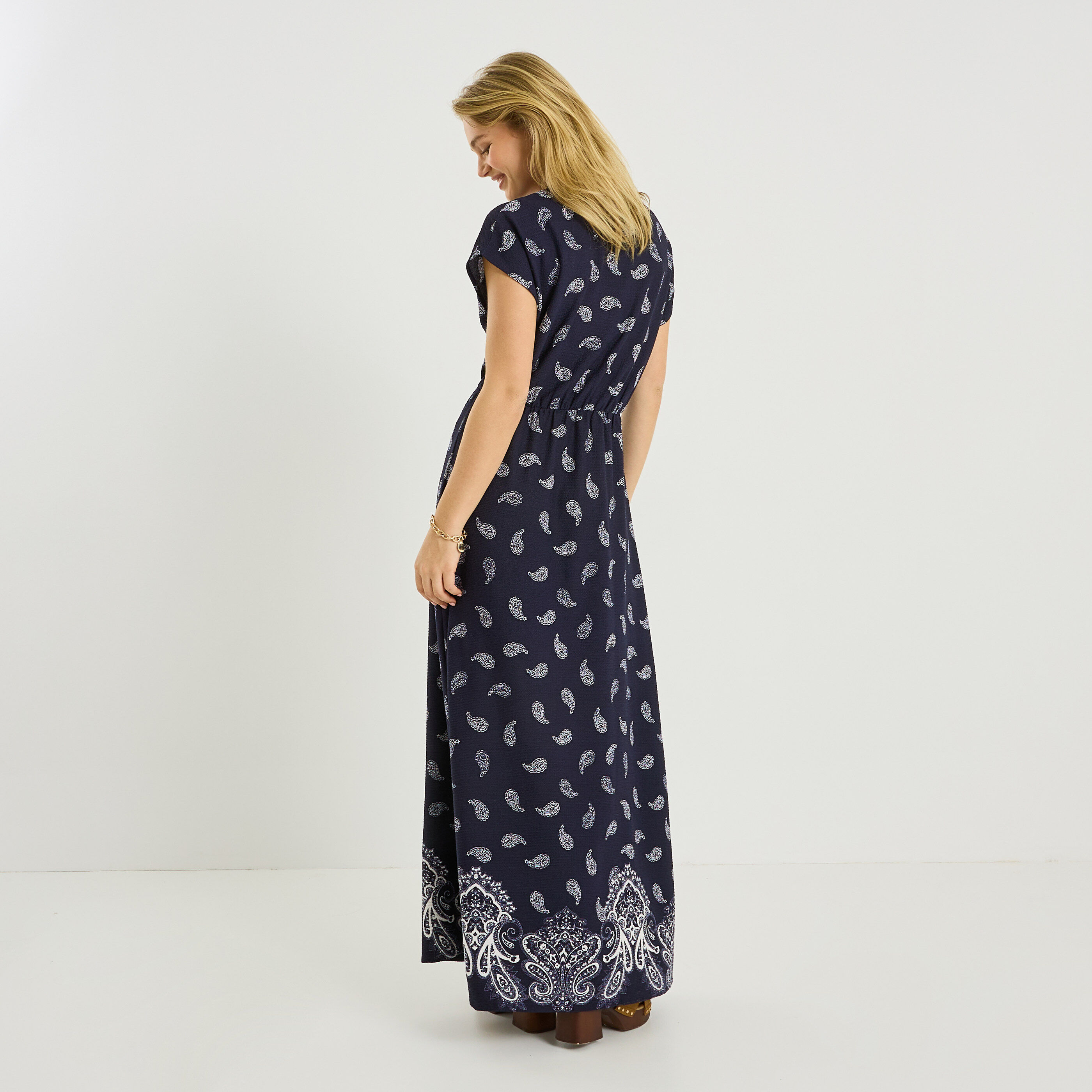 Robe longue fluide &agrave; imprim&eacute; paisley