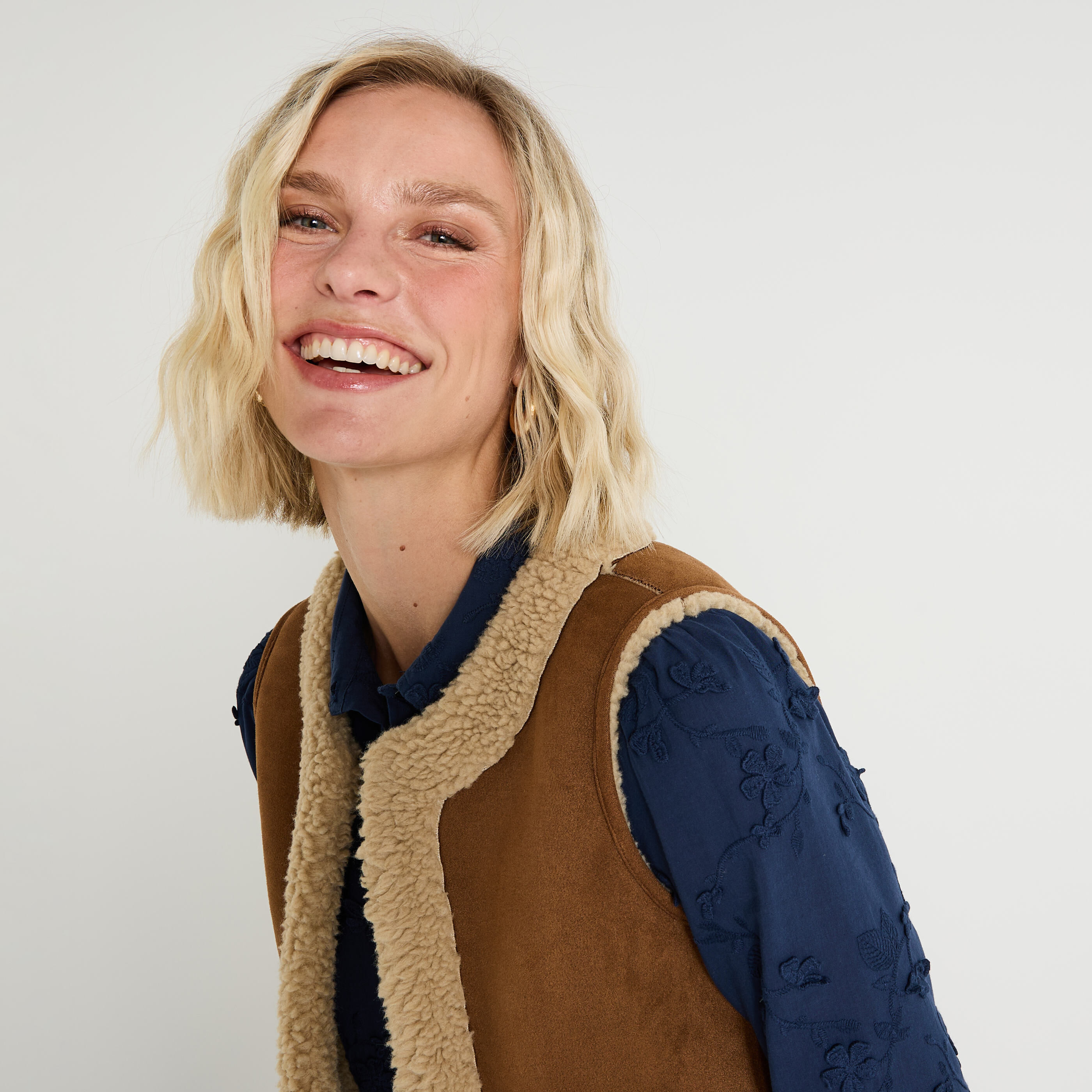 Veste sans manches r&eacute;versible femme