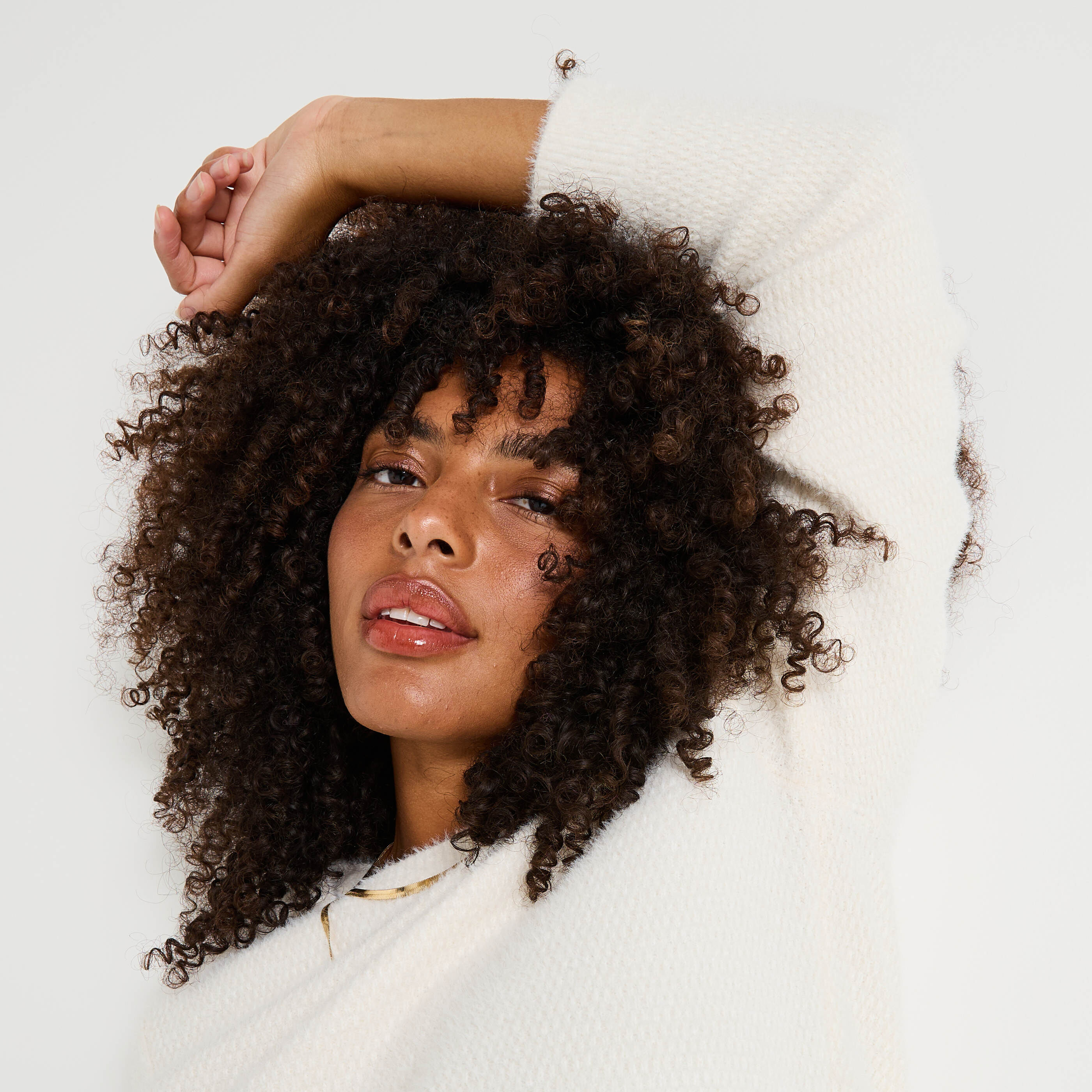 Pull fluffy &agrave; col rond femme