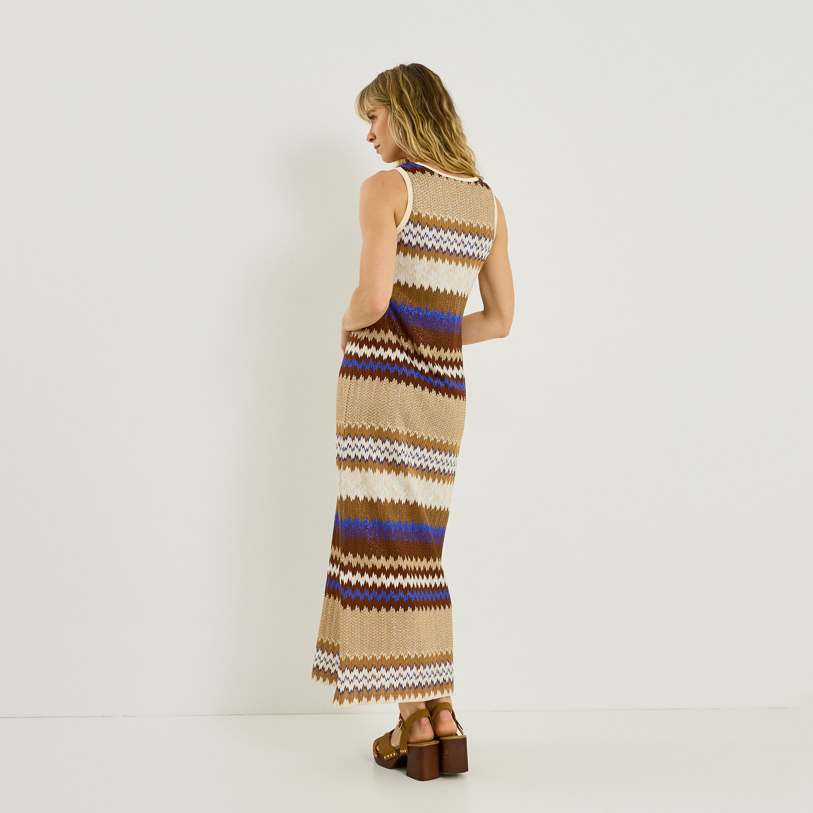 Robe longue fendue en crochet