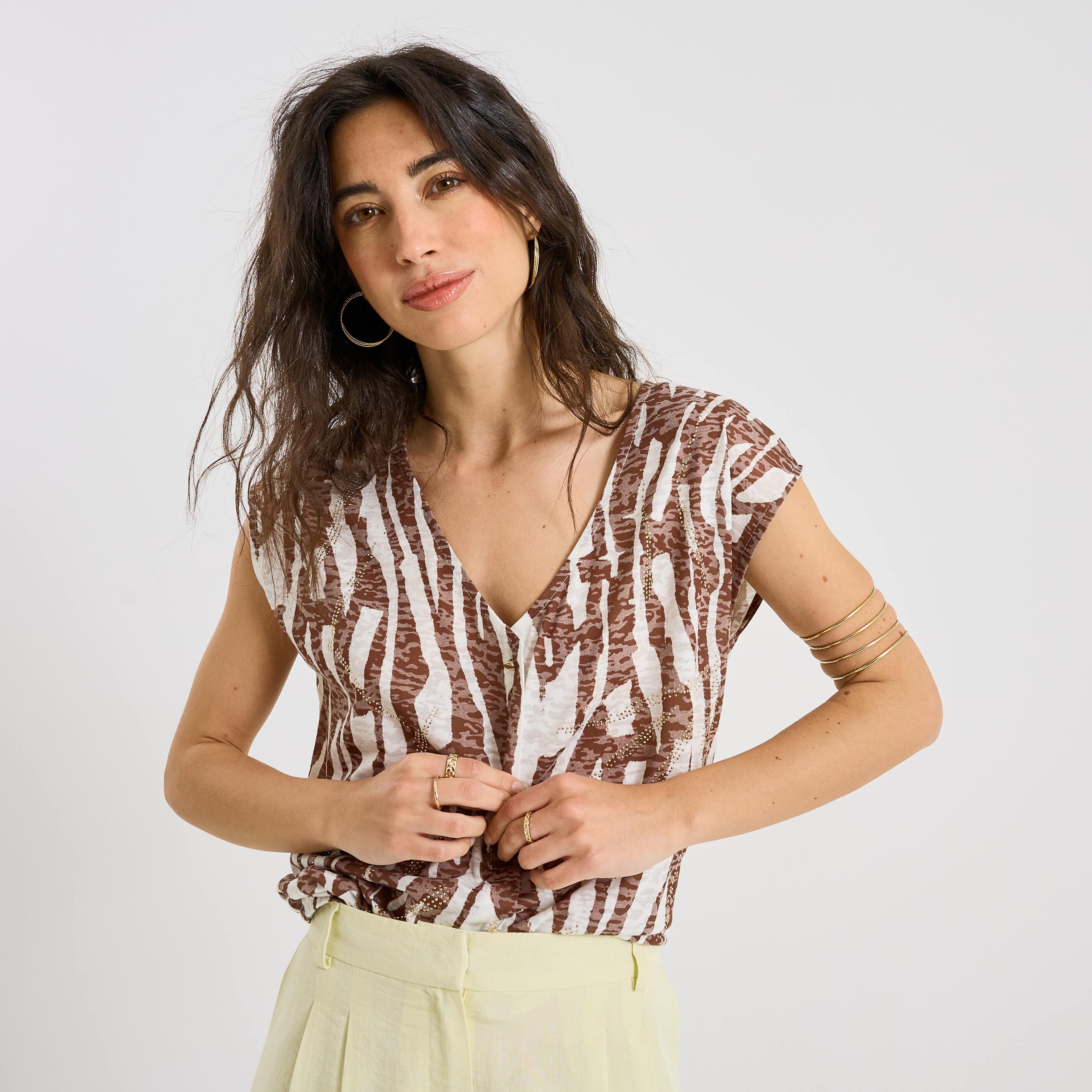 T-shirt boutonn&eacute; imprim&eacute; z&egrave;bre femme