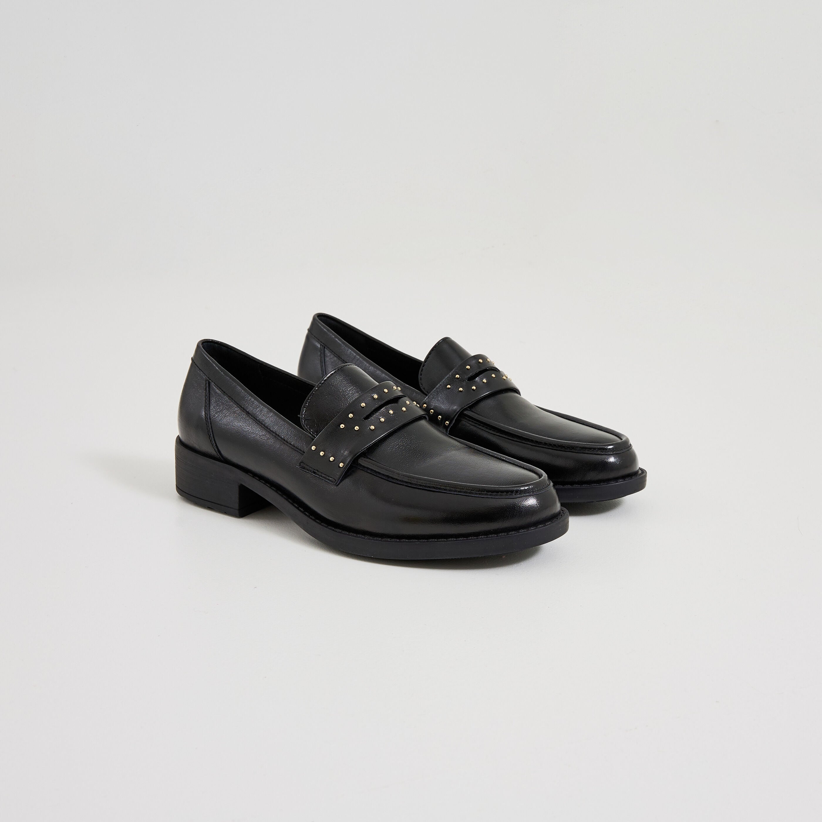 Mocassin souple avec clous femme