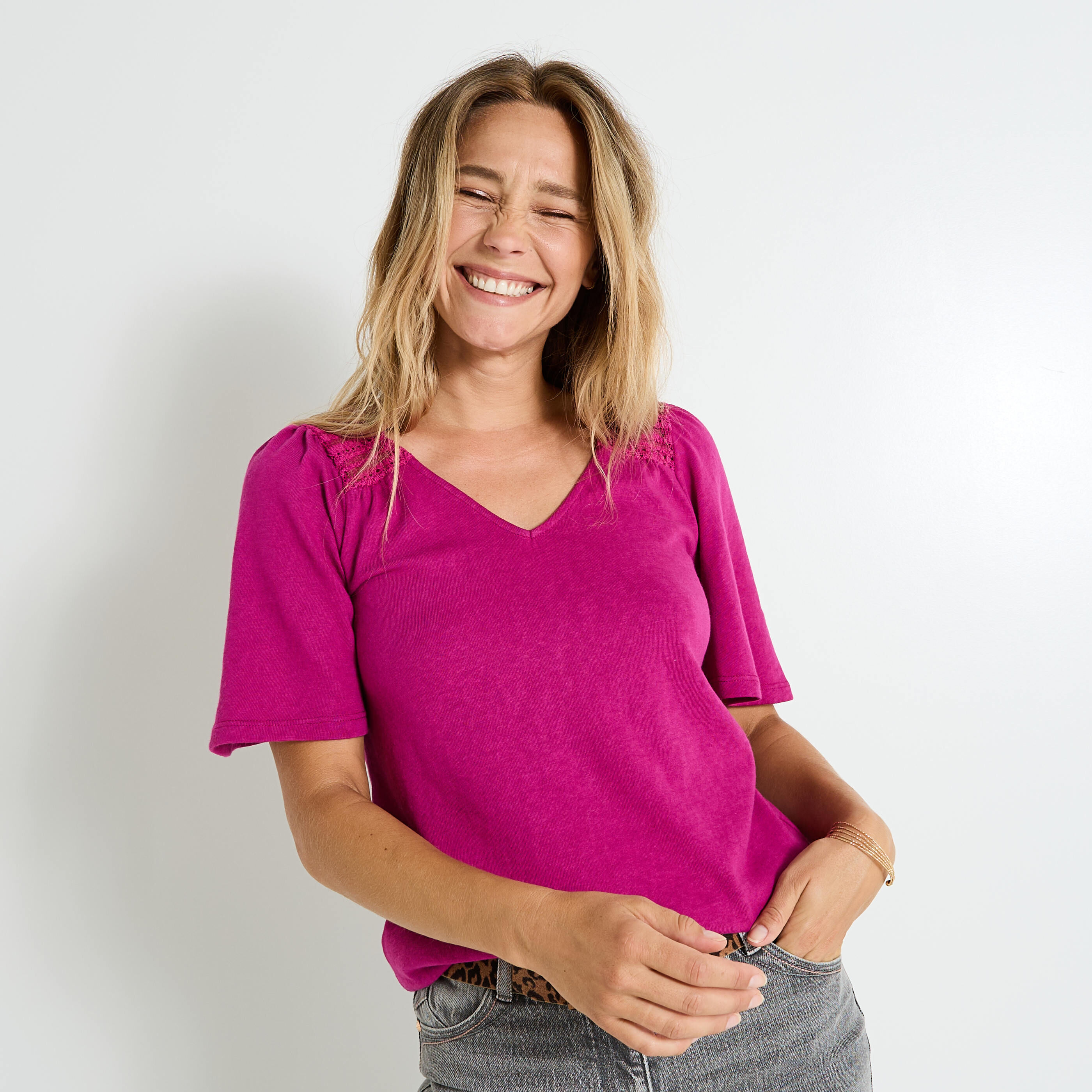 T-shirt manches volant&eacute;es femme