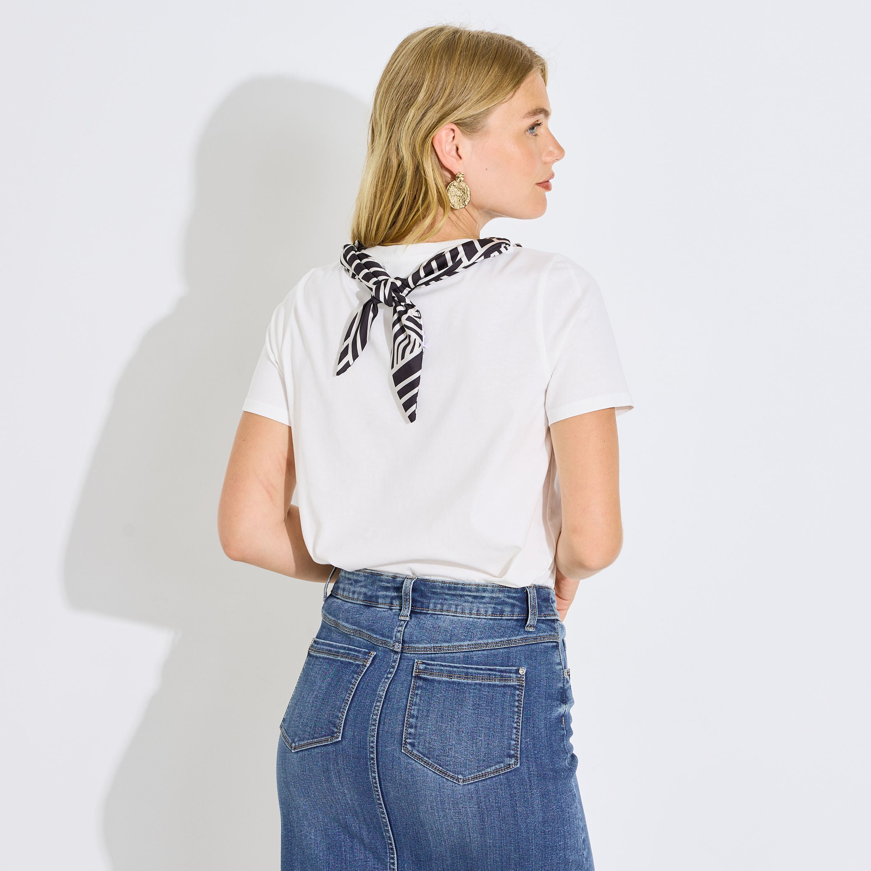 T-shirt col rond avec foulard femme