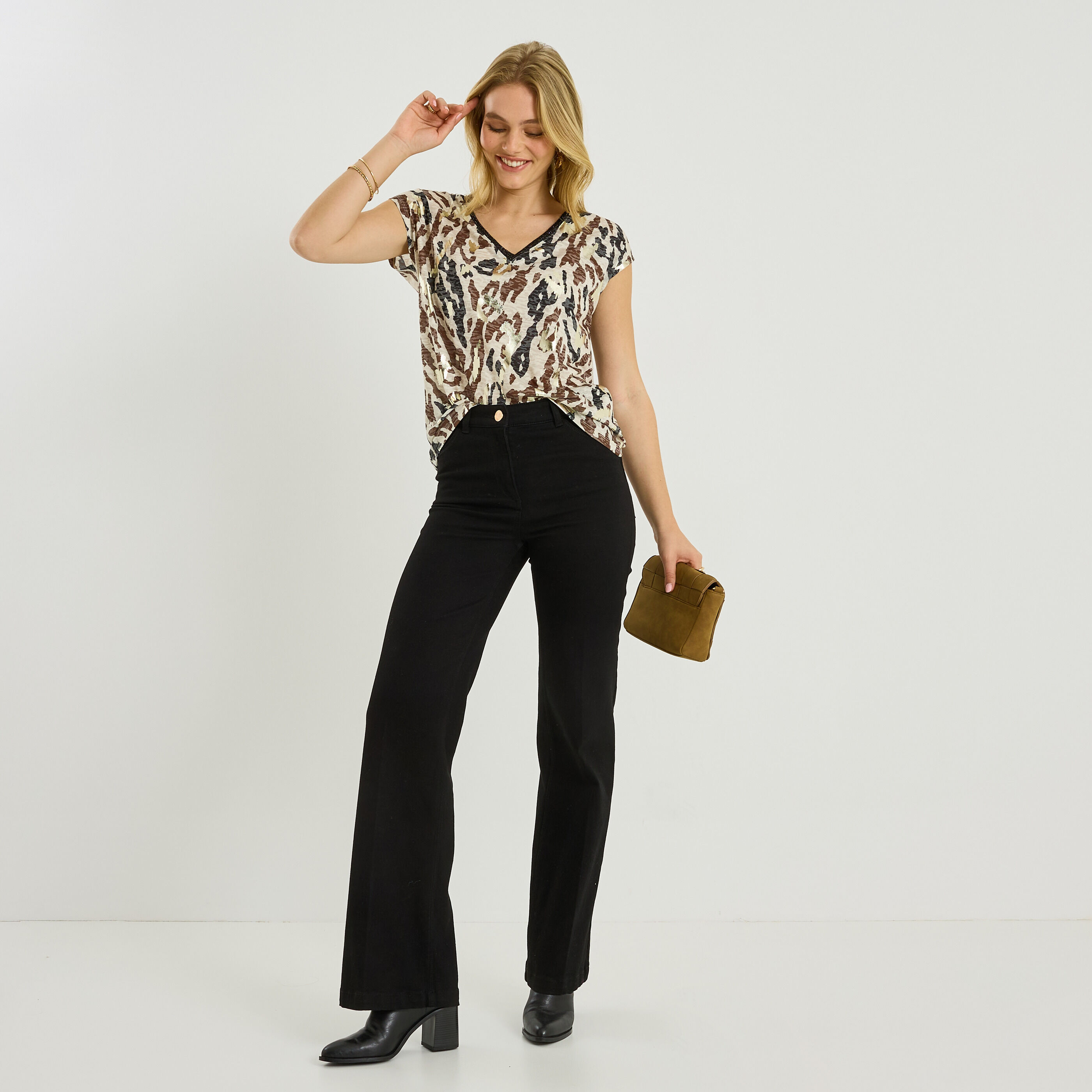 T-shirt col V imprim&eacute; abstrait femme