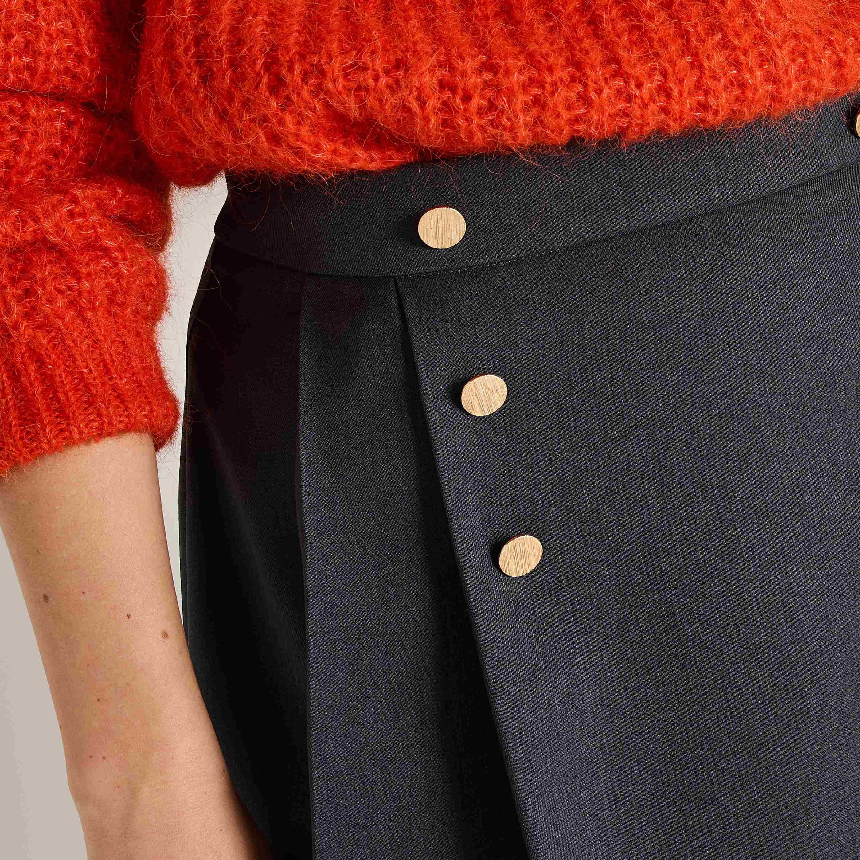 Jupe courte &agrave; plis femme