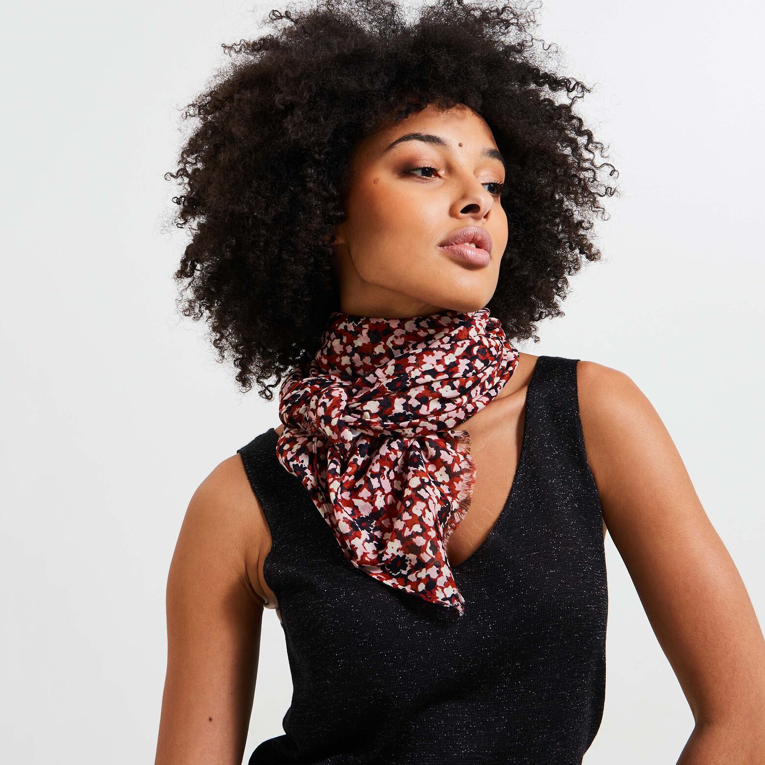 Etole motif fleuri femme