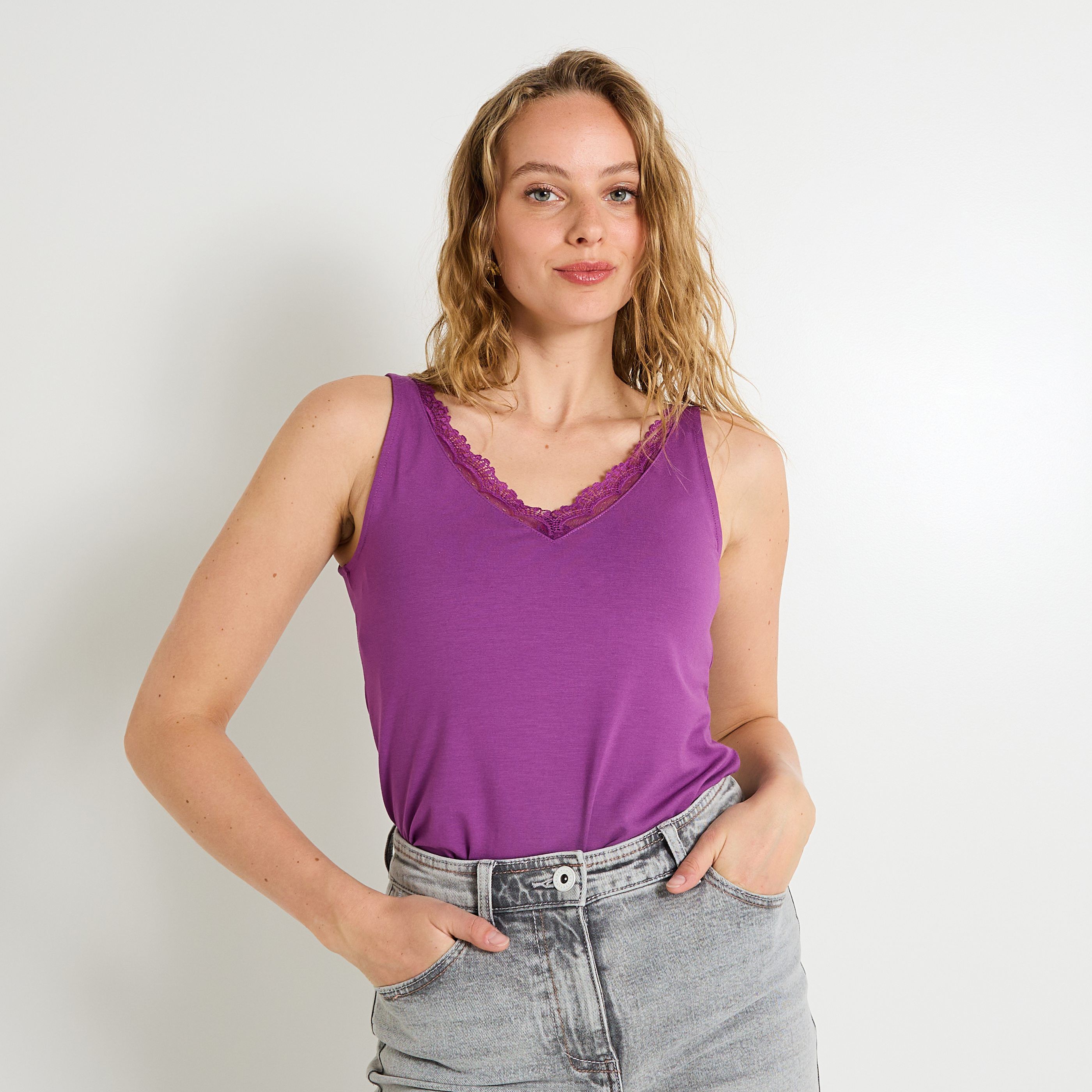 D&eacute;bardeur col V femme