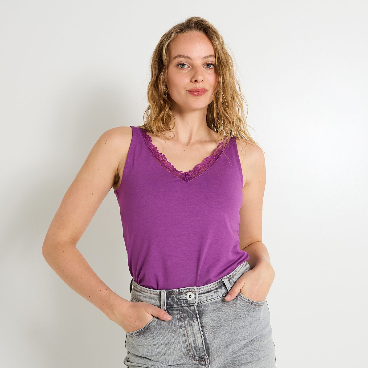Débardeur col V femme