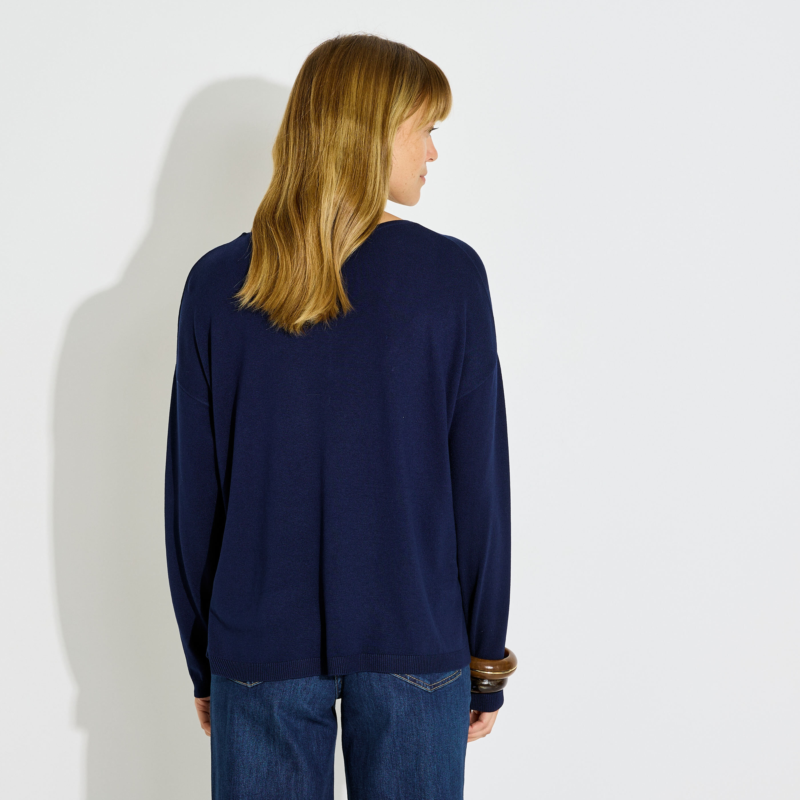 Pull ample col V encolure ajour&eacute;e femme